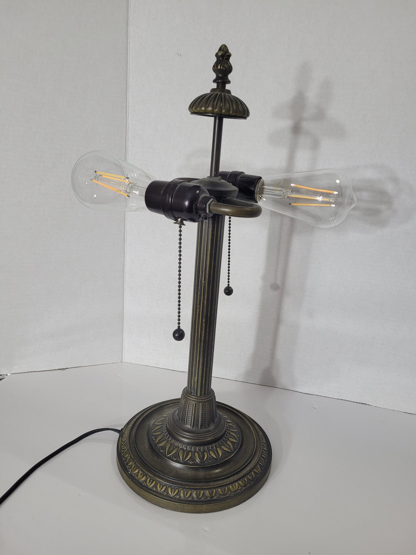 Vintage Ornate Double-Socket Table Lamp Base with Pull Chains – Tested and Working