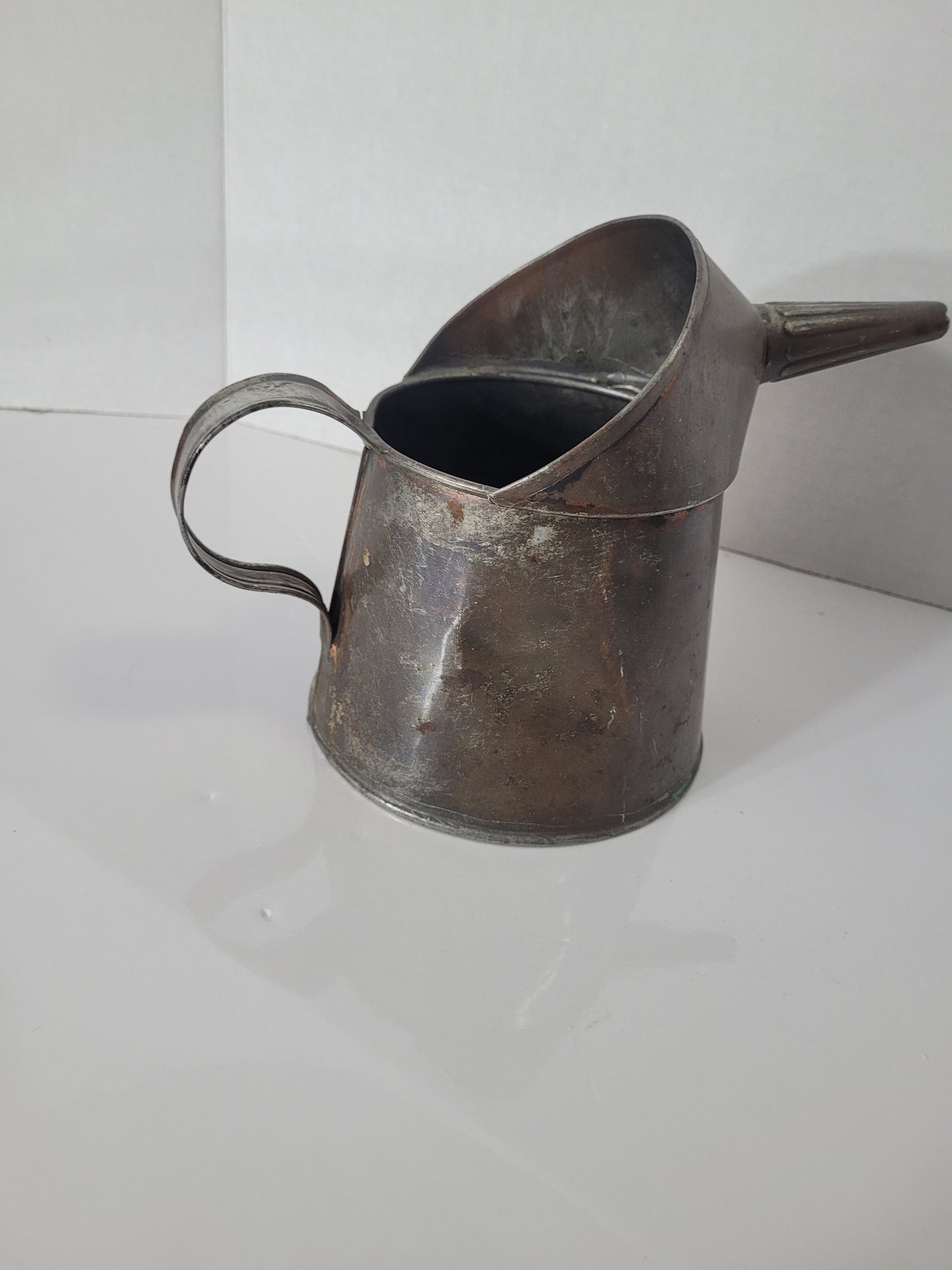 Antique E.T. Wright & Co. 1-Quart Metal Oil Measure