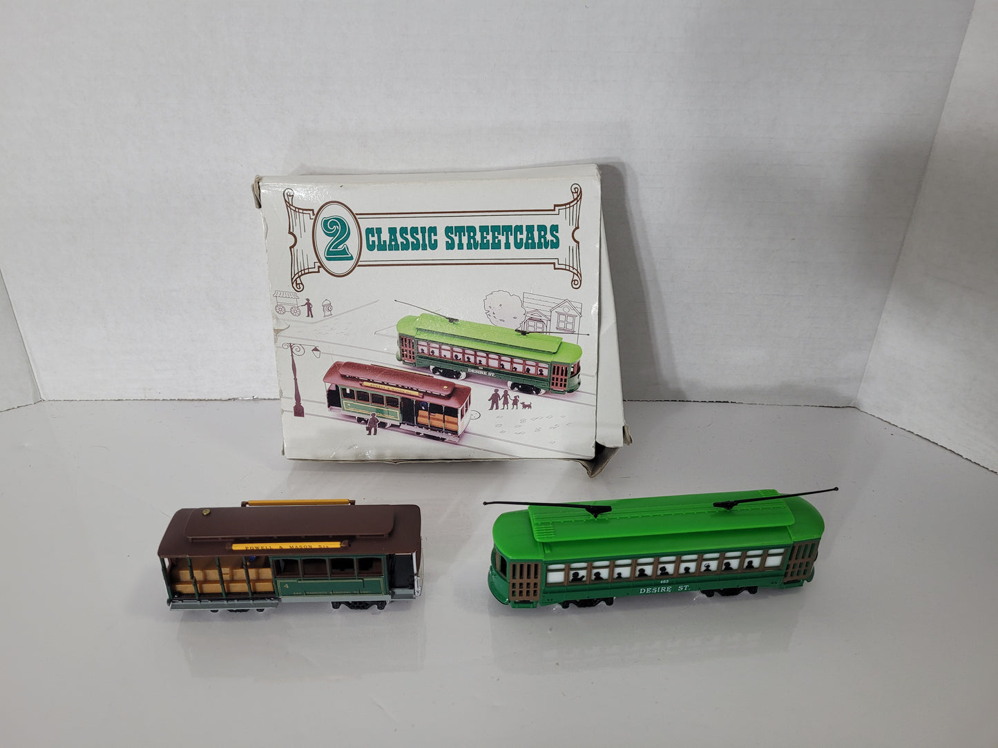 Vintage HO-Scale Classic Streetcars Set – Desire Street Trolley & Powell and Mason Cable Car