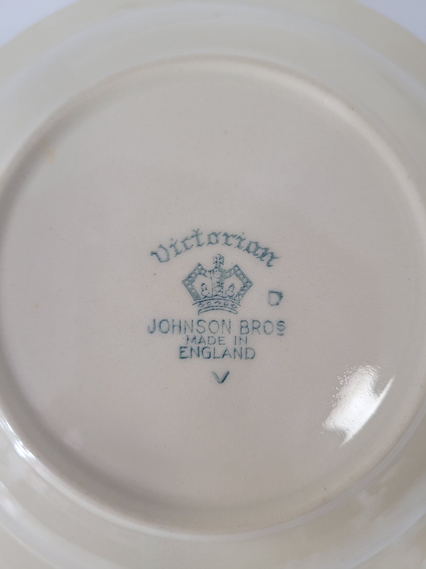Vintage Johnson Bros “Victorian” Cream Serving Bowl – Made in England – 8.5"
