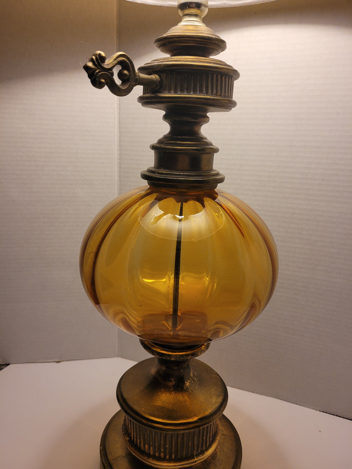 Vintage Amber Glass Table Lamp with Antique Brass Finish – 32"