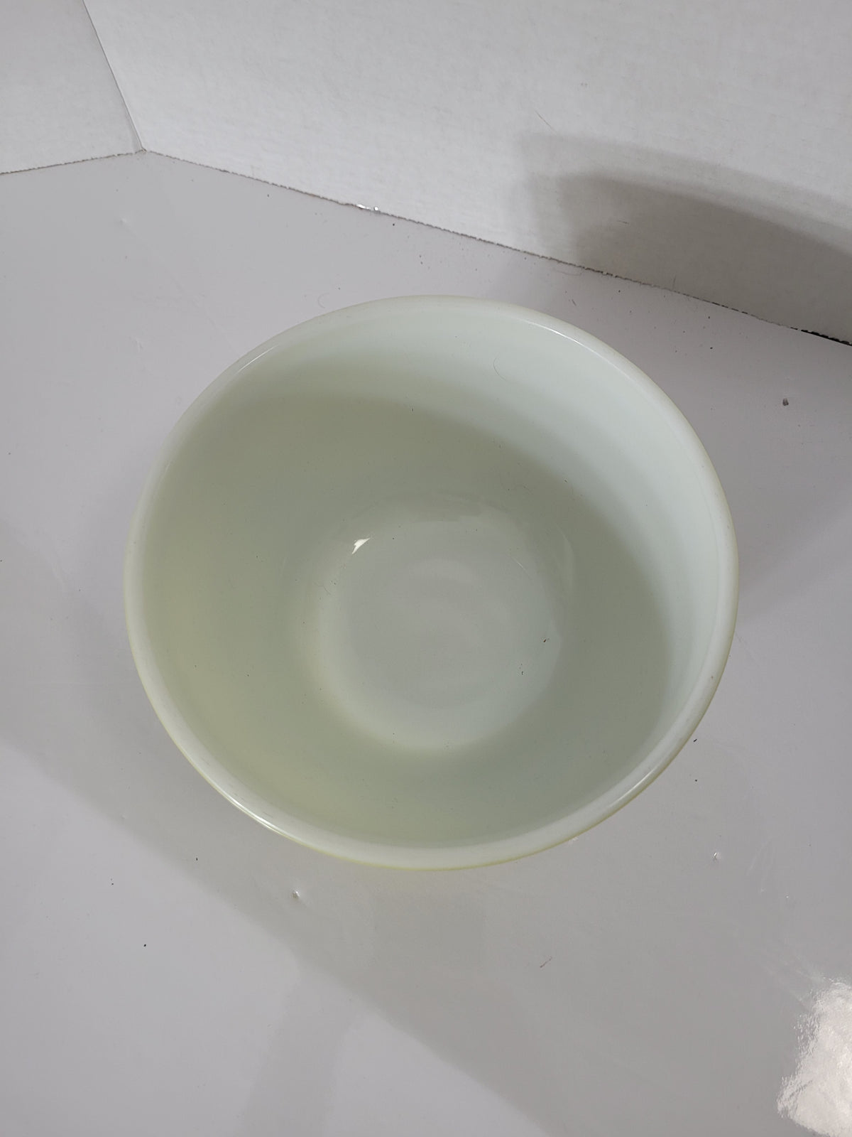 Vintage Pyrex 402 Green Mixing Bowl – 1½ Quart – No. 28