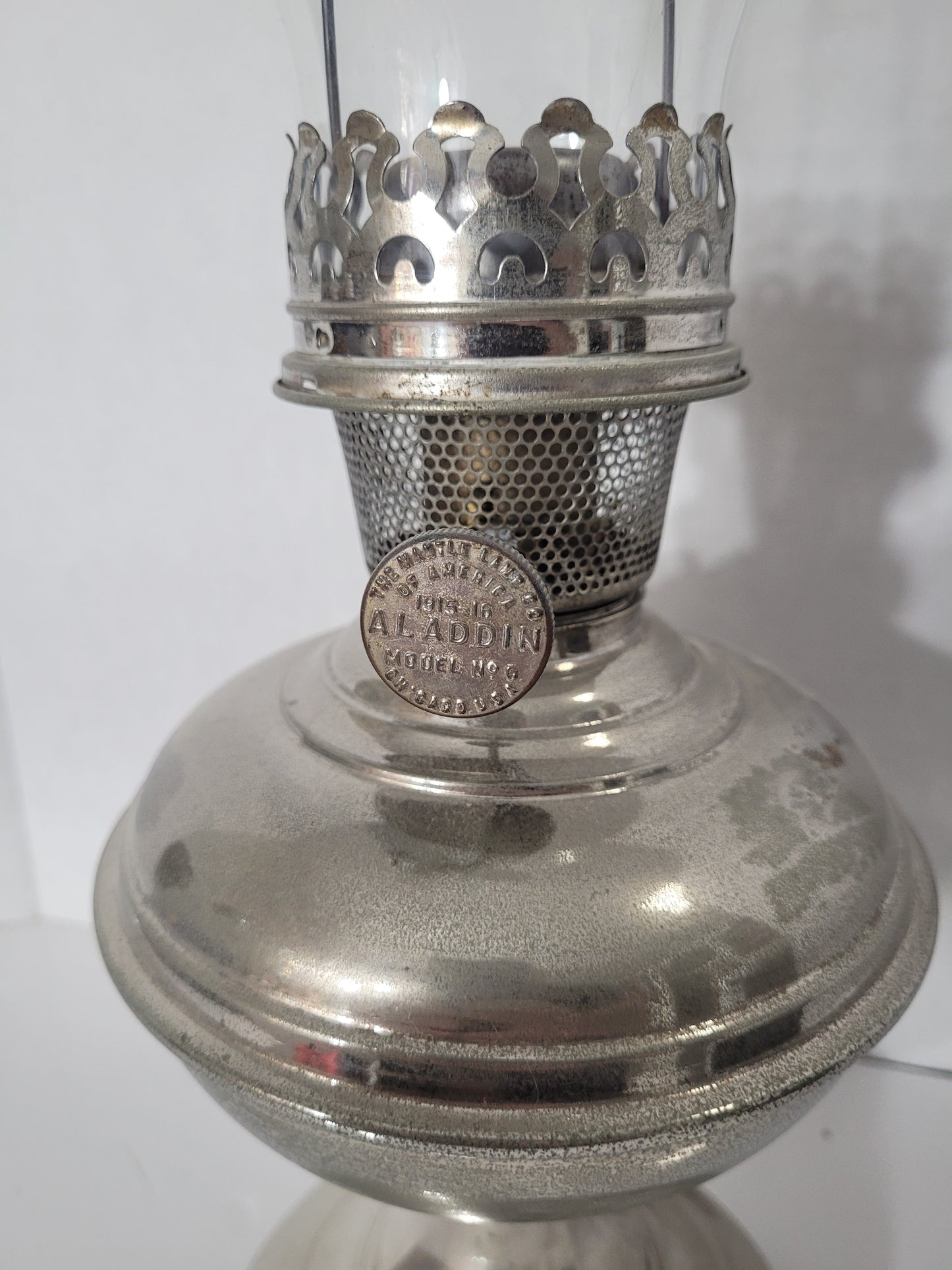 Antique Aladdin Model No. 6 Nickel-Plated Kerosene Mantle Lamp – Chicago – Circa 1914–1917