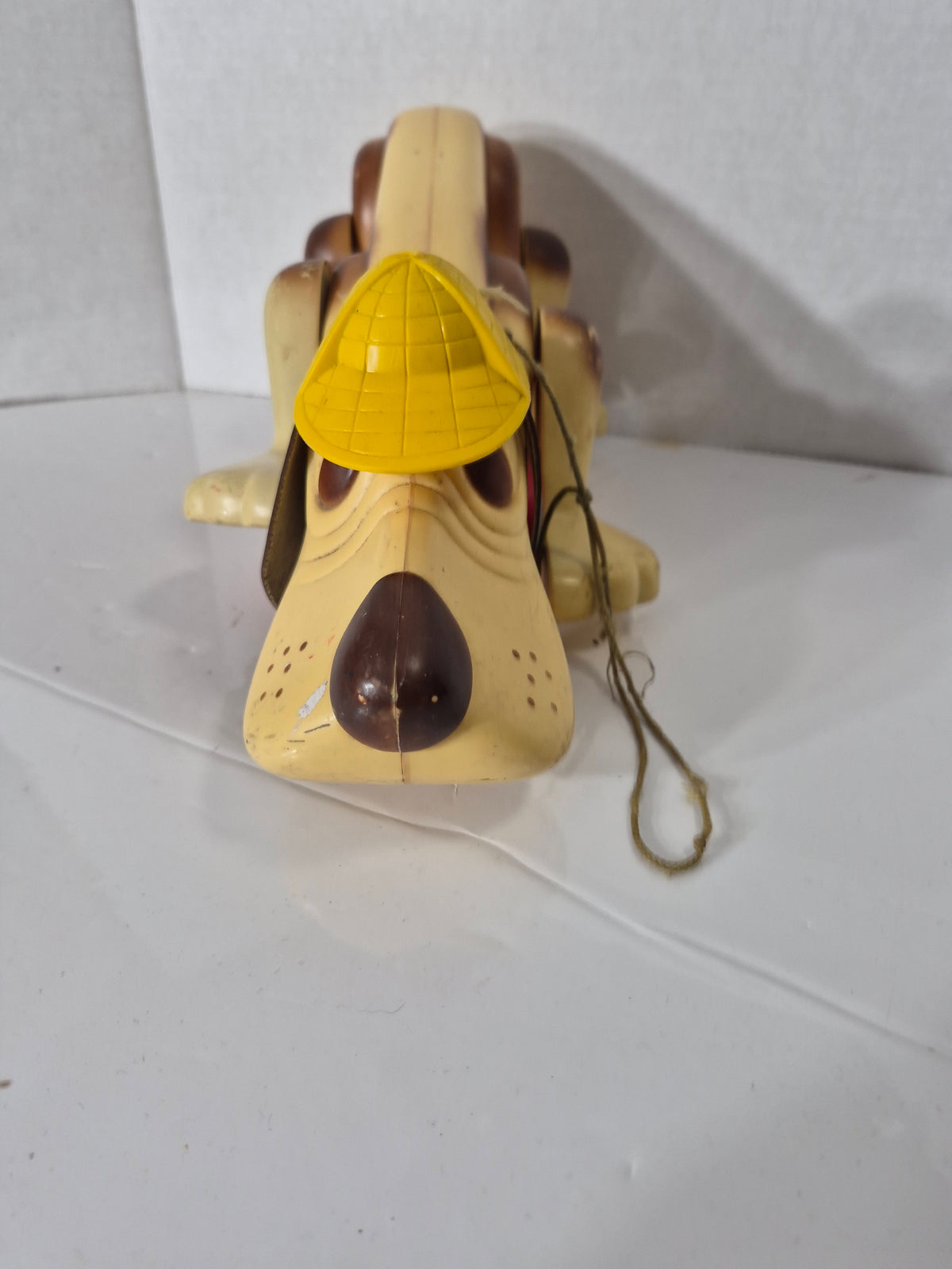Vintage 1970s Hasbro Digger the Dog Pull Toy – Yellow Hat – 14" × 6"