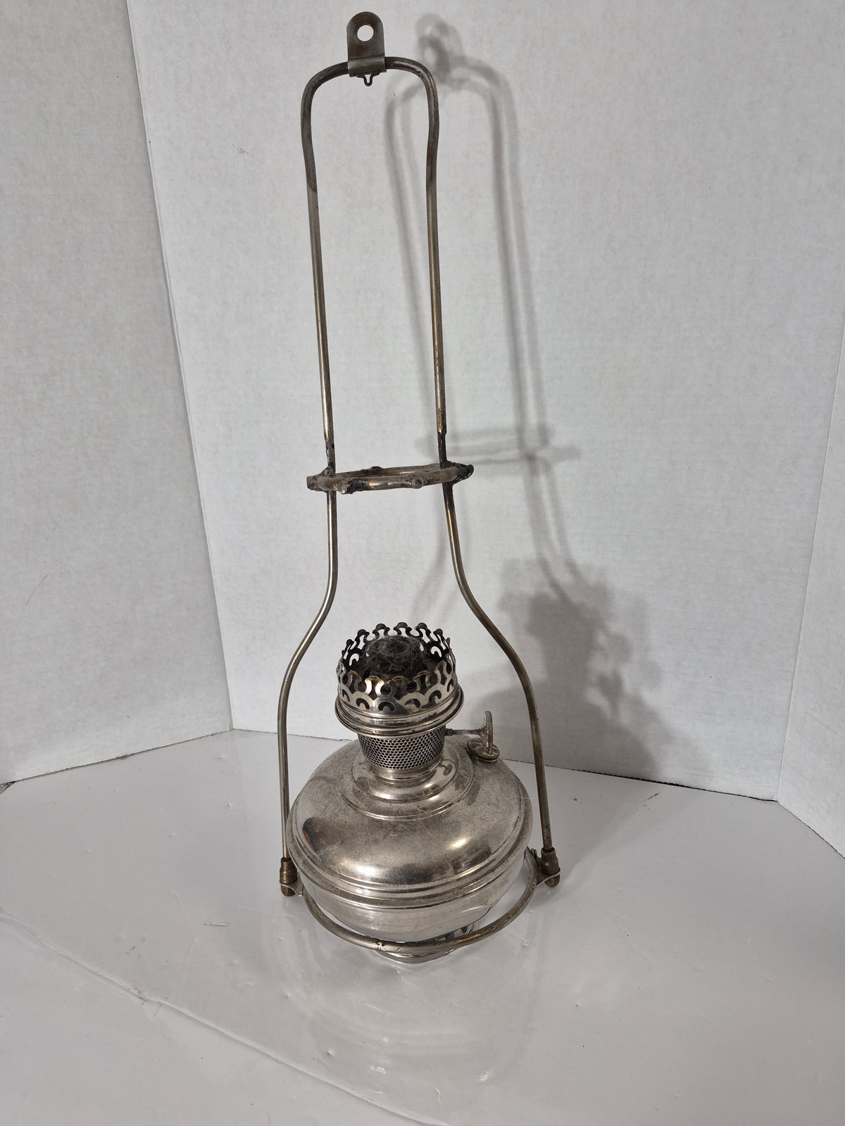 Aladdin Model 6 Nickel Kerosene Hanging Lamp Font with Burner – 1915-16