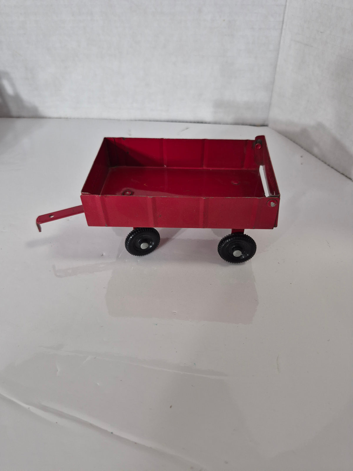 Vintage Ertl International Farm Toy Lot – Case 2294 Tractor, 2400 Baler, Auger and Wagon – 1/32