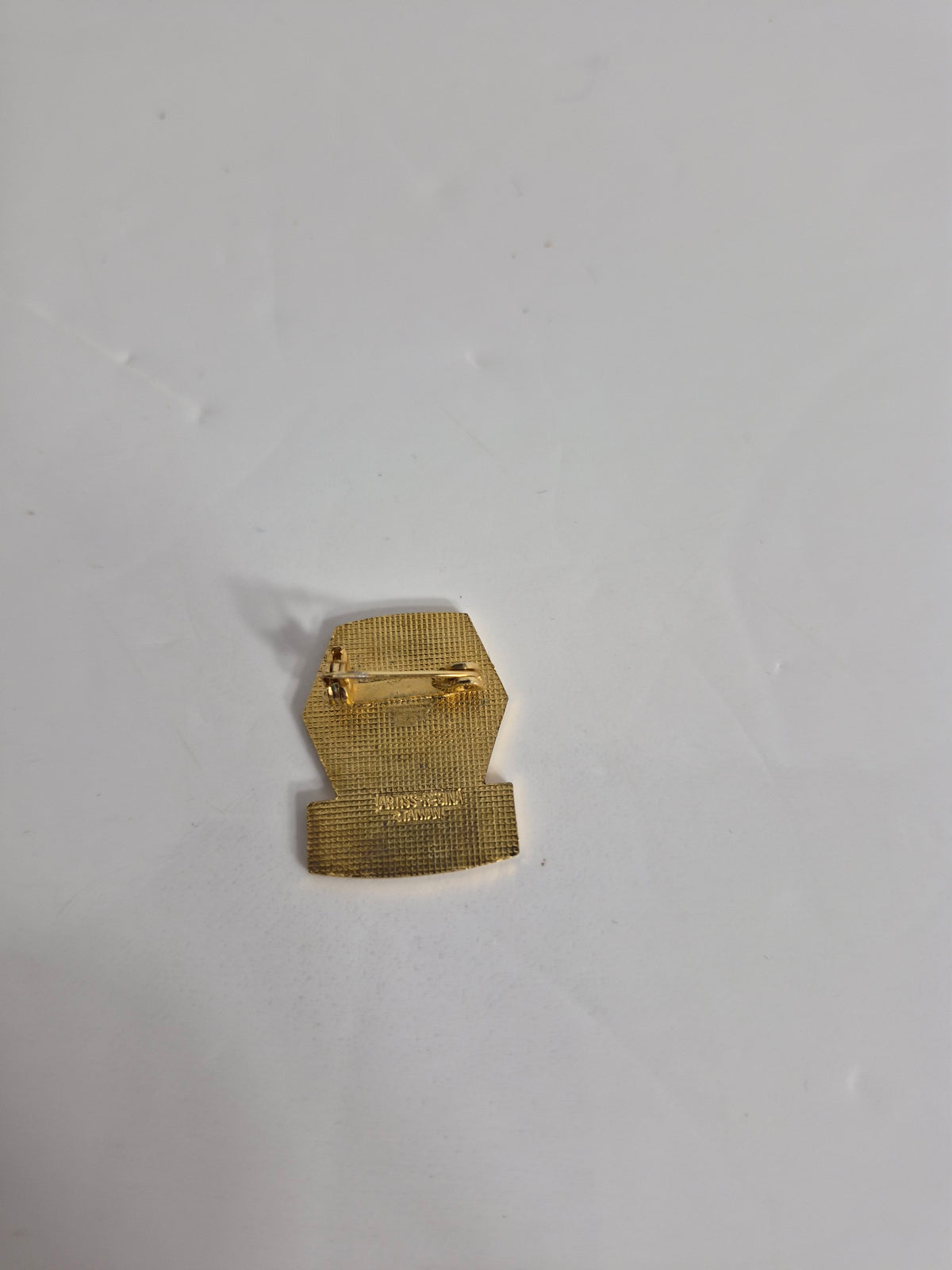 Molson Marathon Runner Enamel Pin Gold-Tone Artiss Regina
