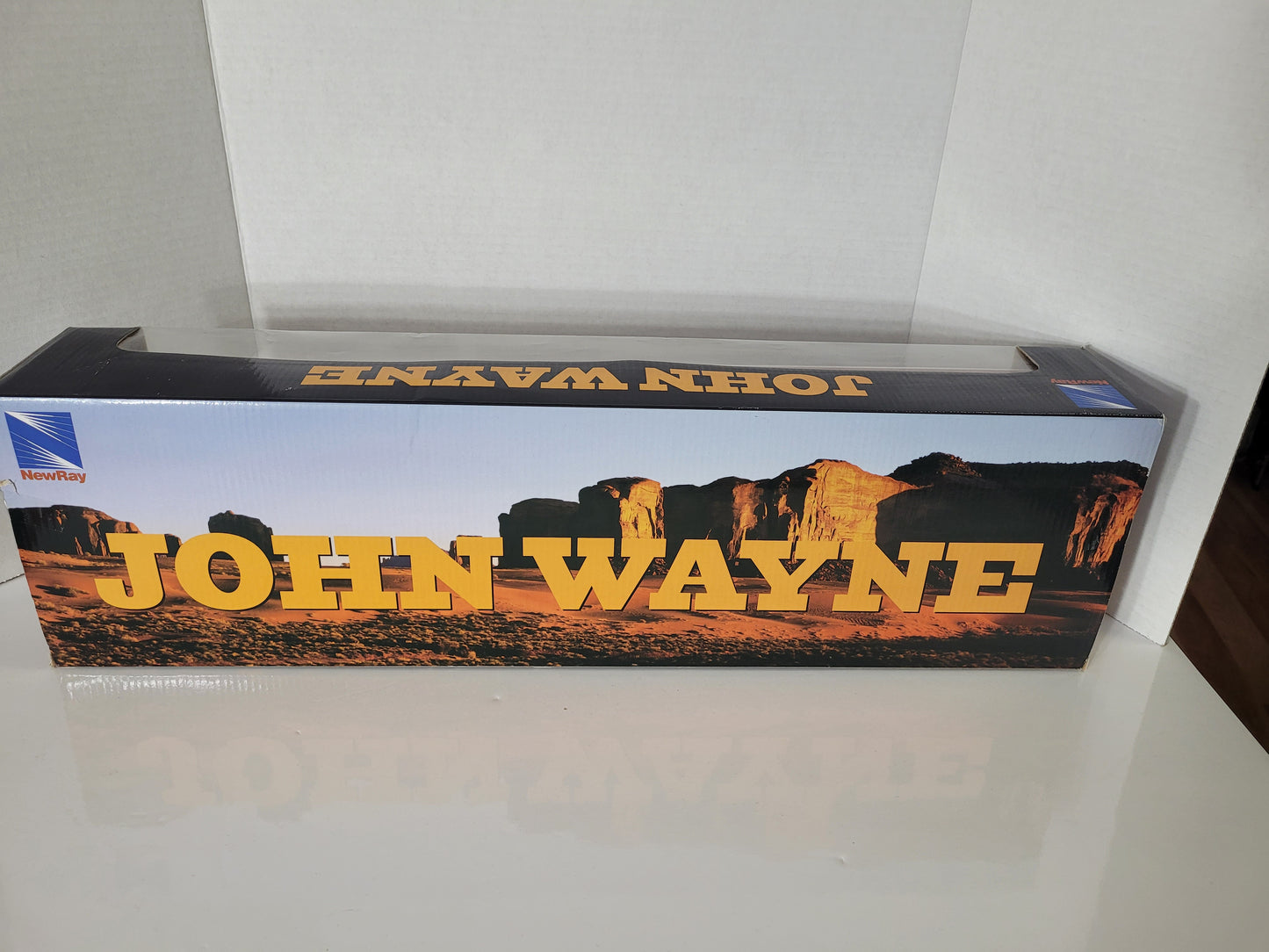 John Wayne New-Ray Peterbilt 379 Die-Cast Semi Truck – 1:32 Scale – Original Box
