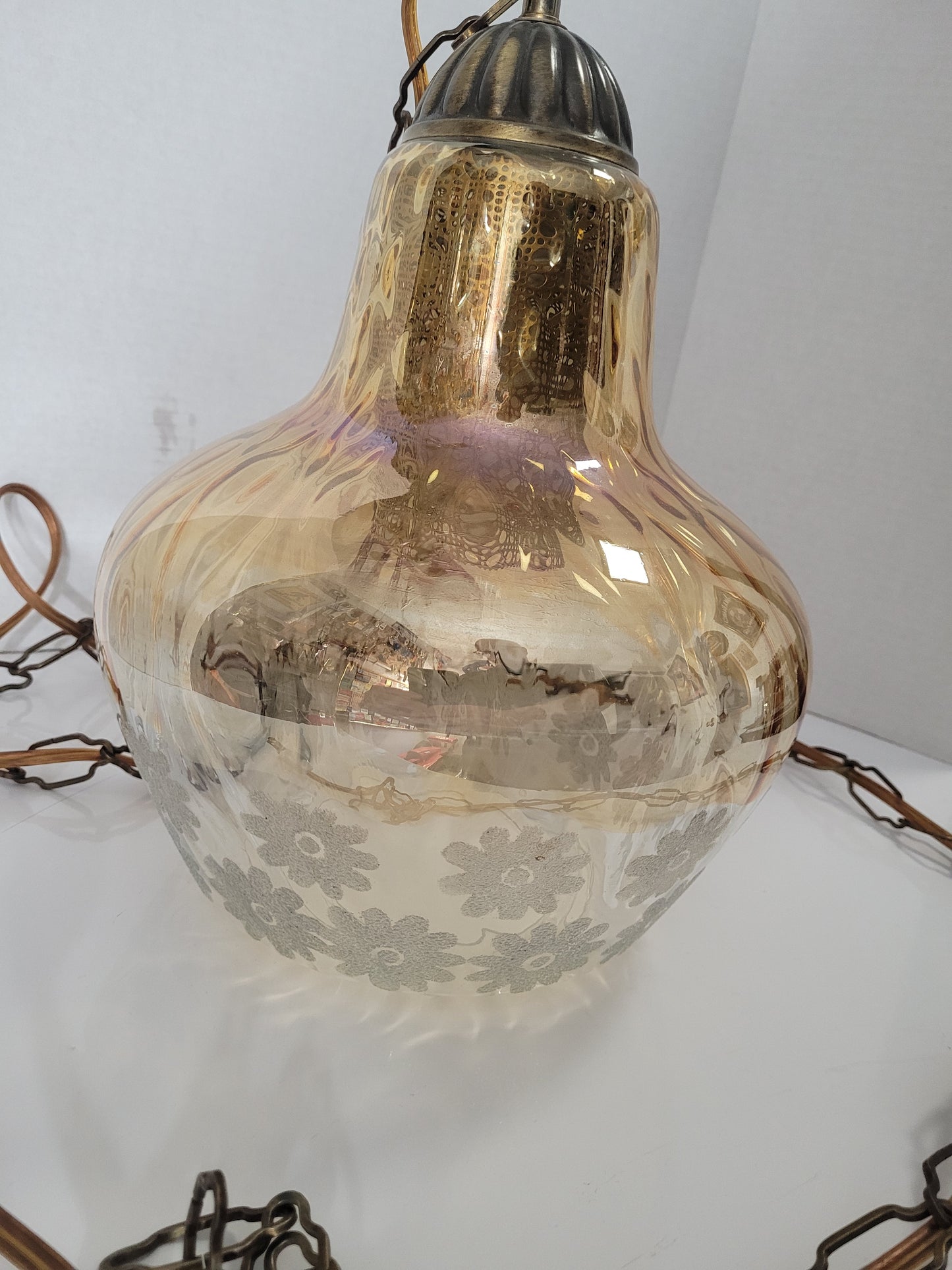 Vintage Leviton Amber Glass Floral Swag Pendant Lamp – 9-Inch Shade with 5-Foot Chain