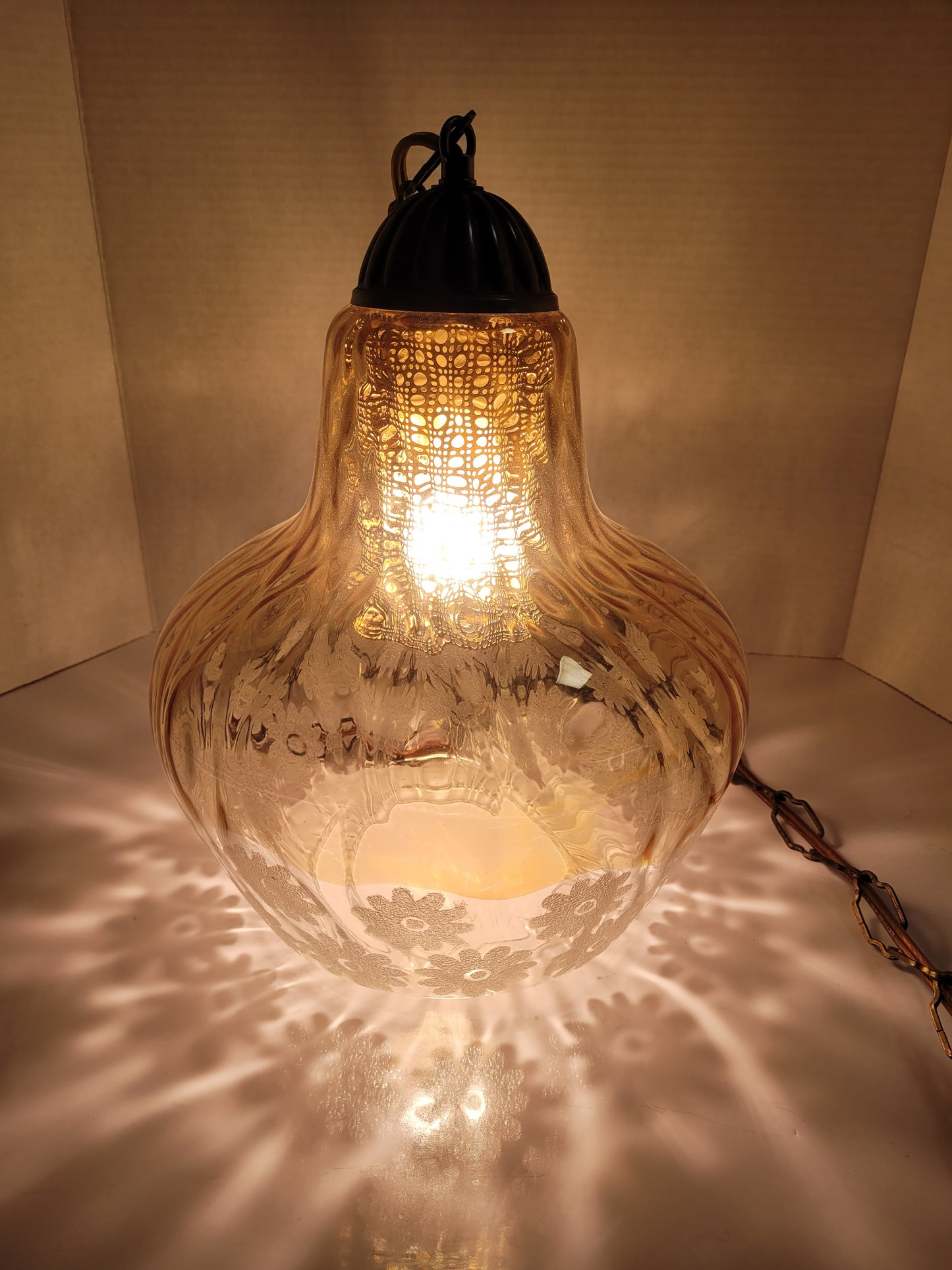 Vintage Leviton Amber Glass Floral Swag Pendant Lamp – 9-Inch Shade with 5-Foot Chain