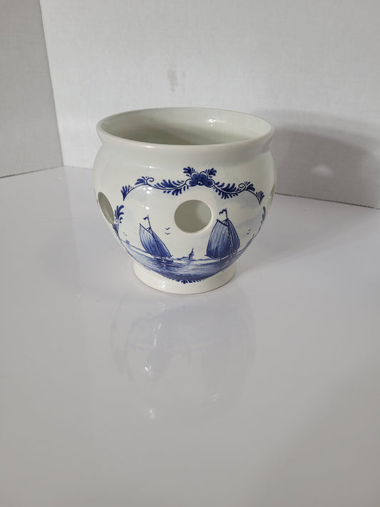 Vintage ’t Delftsche Huys Delft Blue Crocus Bulb Planter – 5-Inch – Made in Holland
