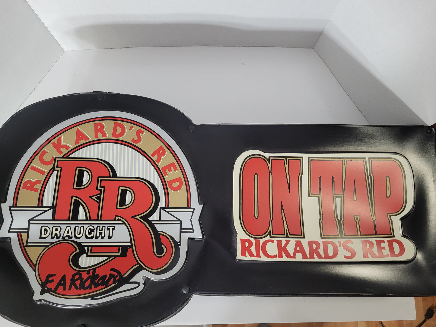 Vintage 1988 Rickard’s Red “On Tap” Light-Up Beer Sign – 27-Inch Canadian Bar Display