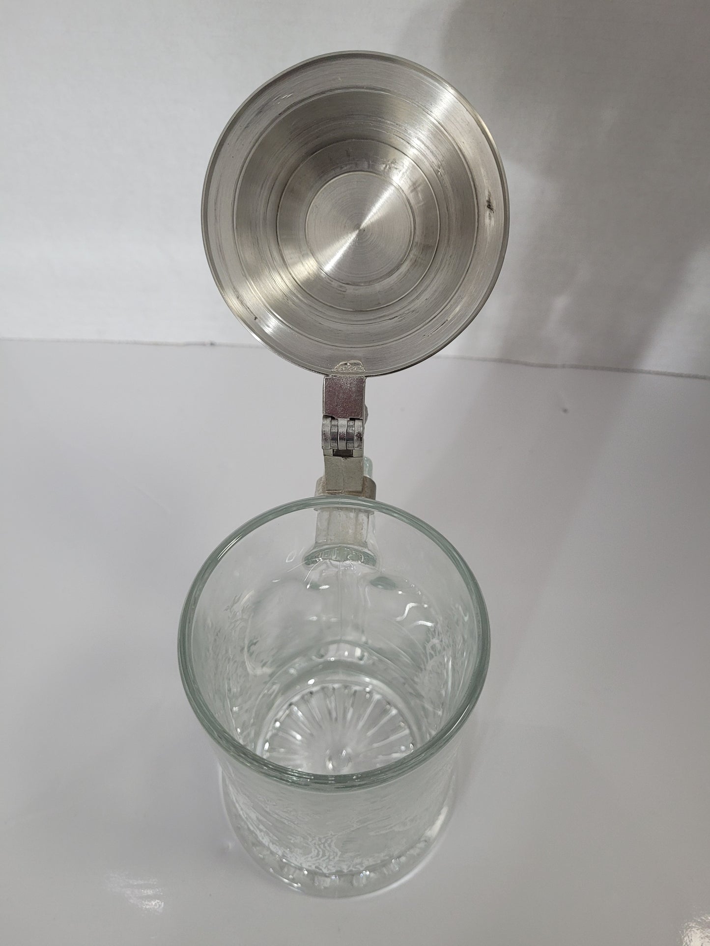 Vintage Etched Glass Deer Beer Stein with Bavarian Crest Lid – 6.5" × 3.75"