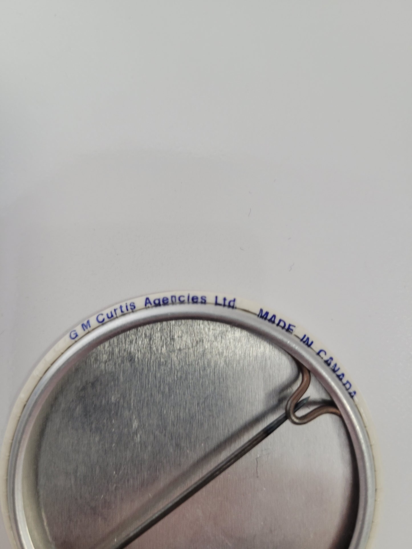 Vintage 1981 Budweiser Genuine Canadian Advertising Pinback Button – 2.25"