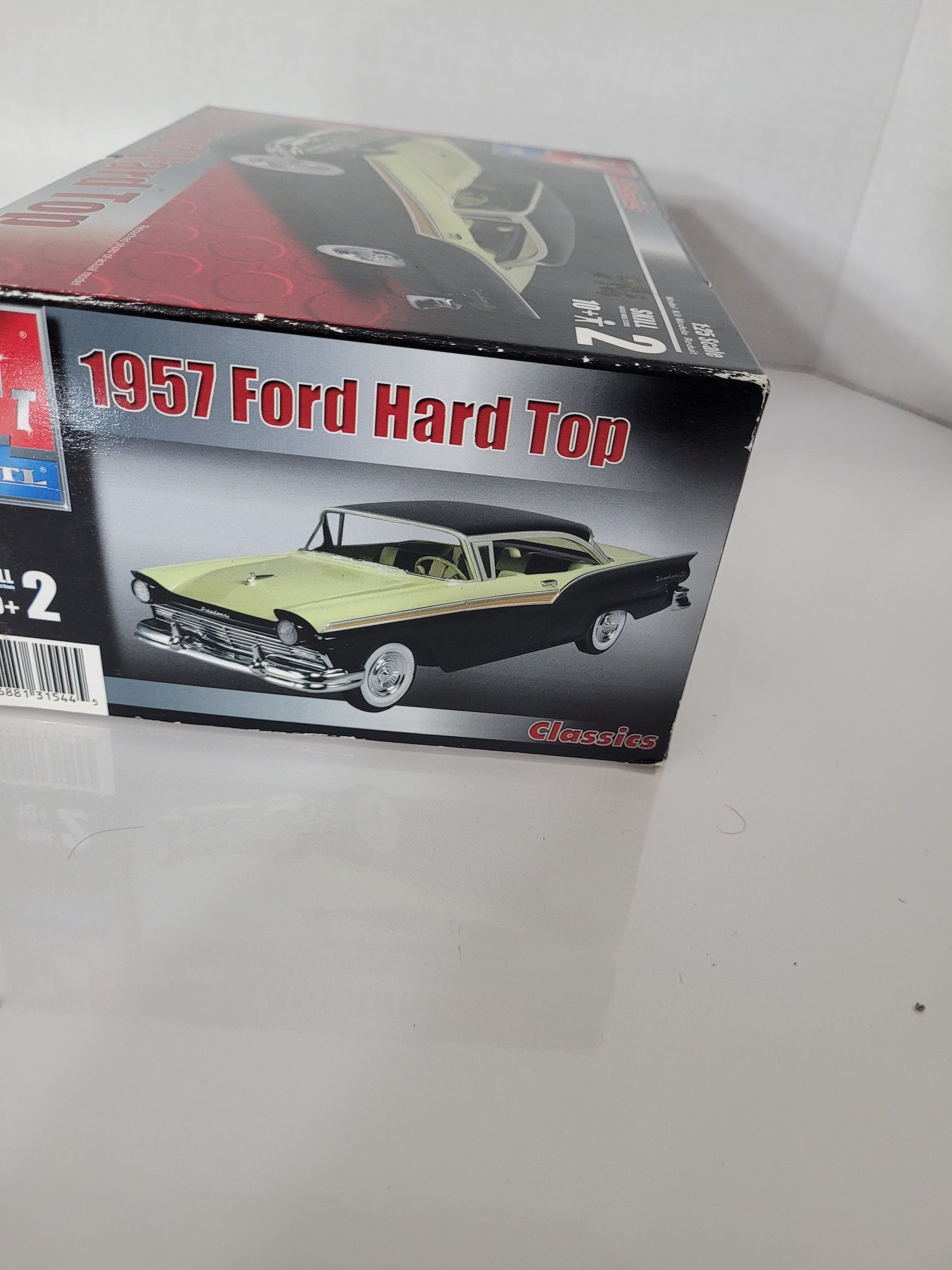 Vintage AMT/ERTL 1957 Ford Fairlane 500 Hardtop Model Kit – 1:25 Scale – Open Box