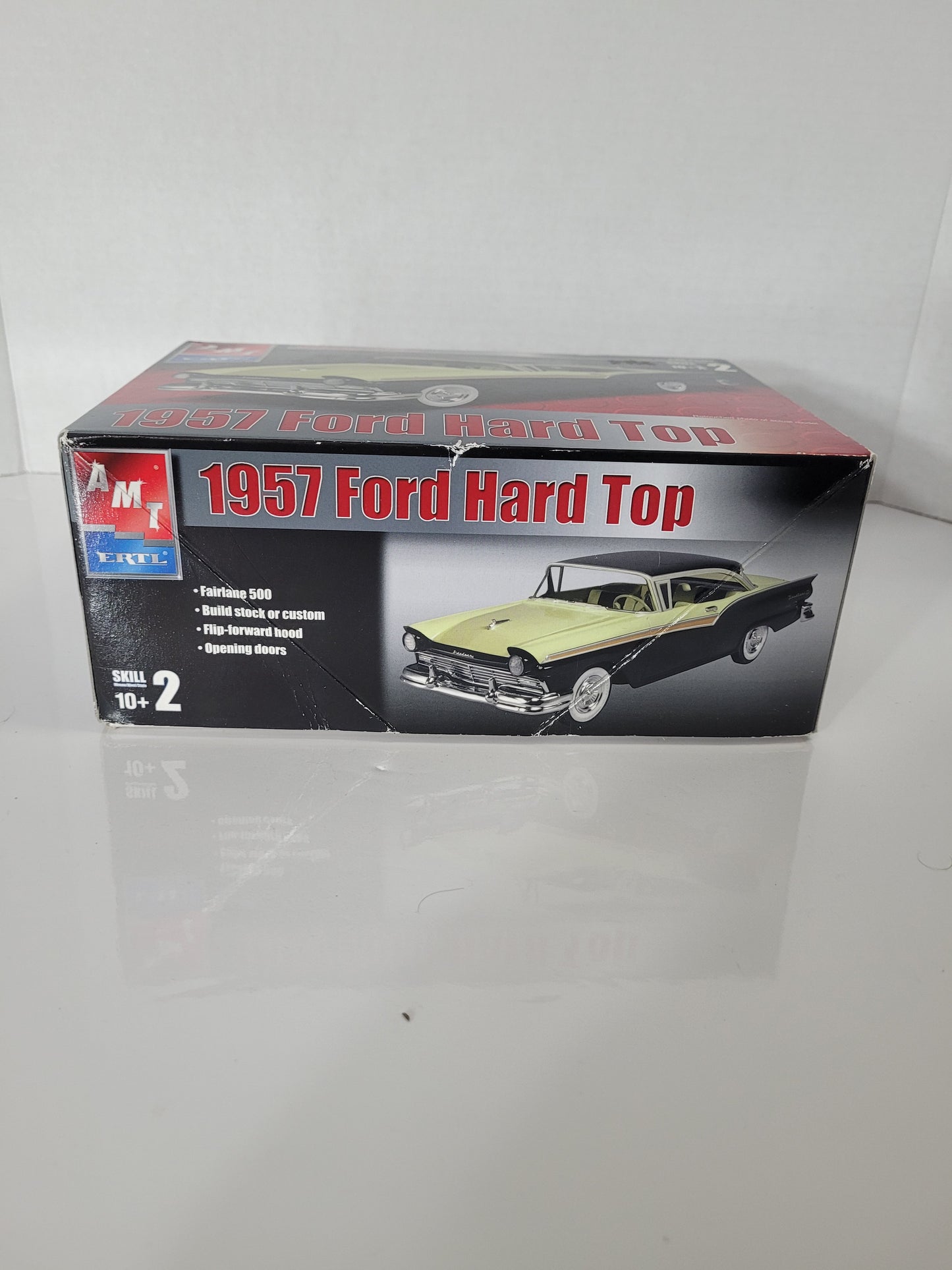 Vintage AMT/ERTL 1957 Ford Fairlane 500 Hardtop Model Kit – 1:25 Scale – Open Box