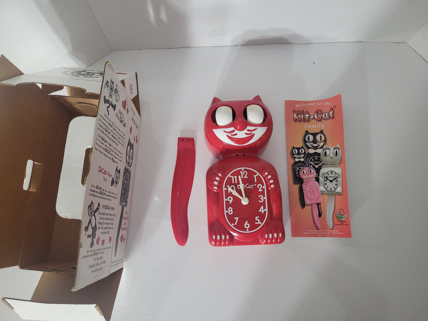 Retired Scarlet Red Kit-Cat Klock BC-42 with Original Box – Display Only
