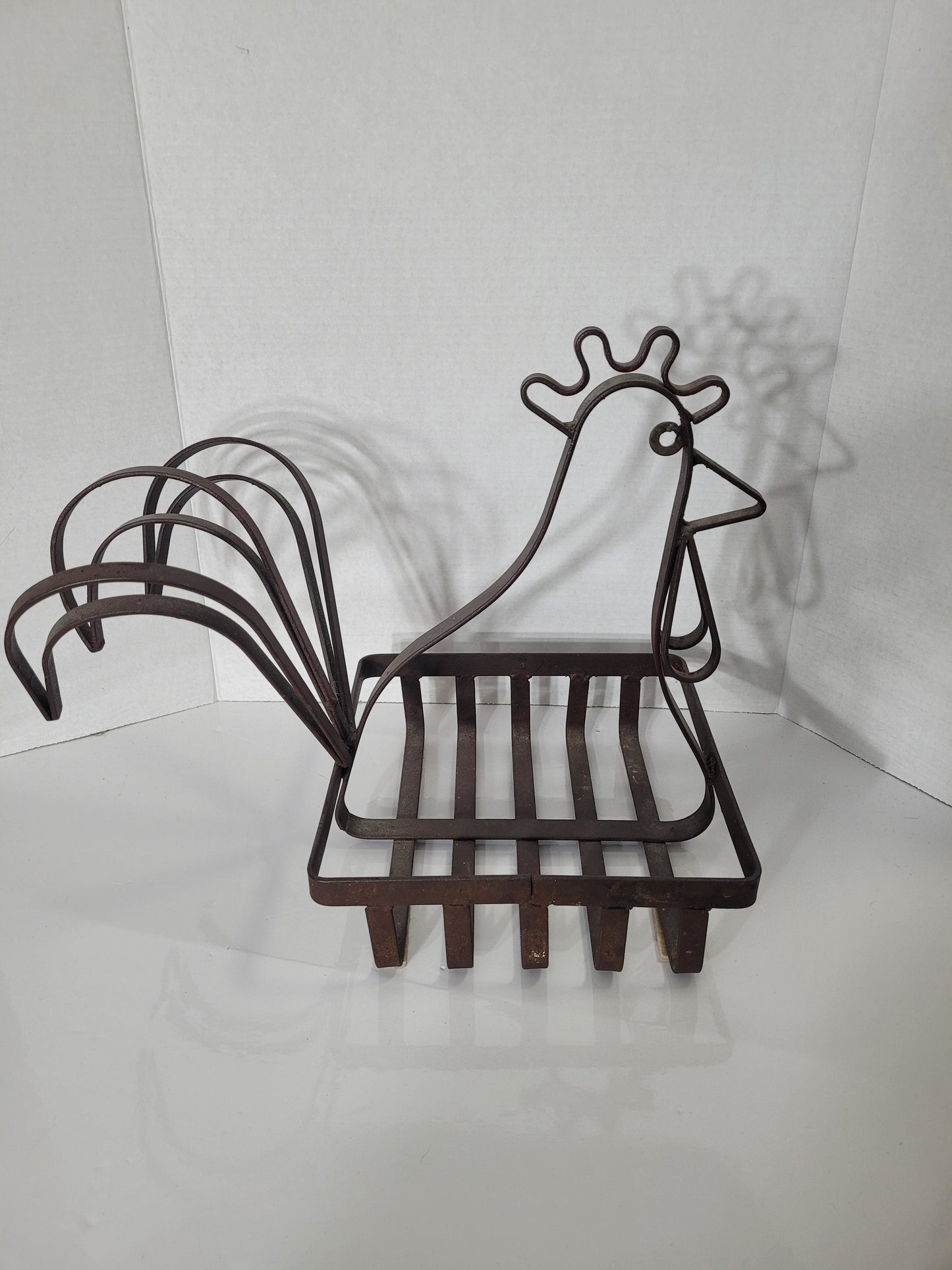 Rustic Iron Rooster Kitchen Basket – Farmhouse Countertop Décor