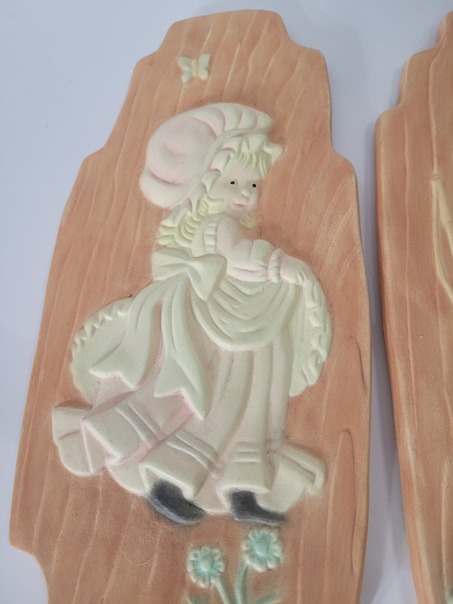 Vintage 1976 Arnel’s Boy & Girl Ceramic Wall Plaques – Set of Two