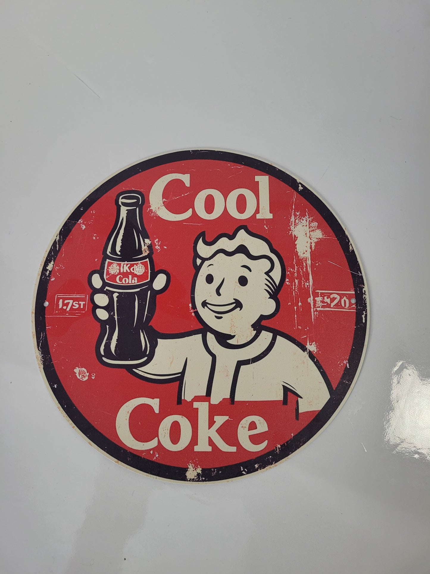 Retro-Style “Cool Coke” Round Metal Sign – 8 Inch