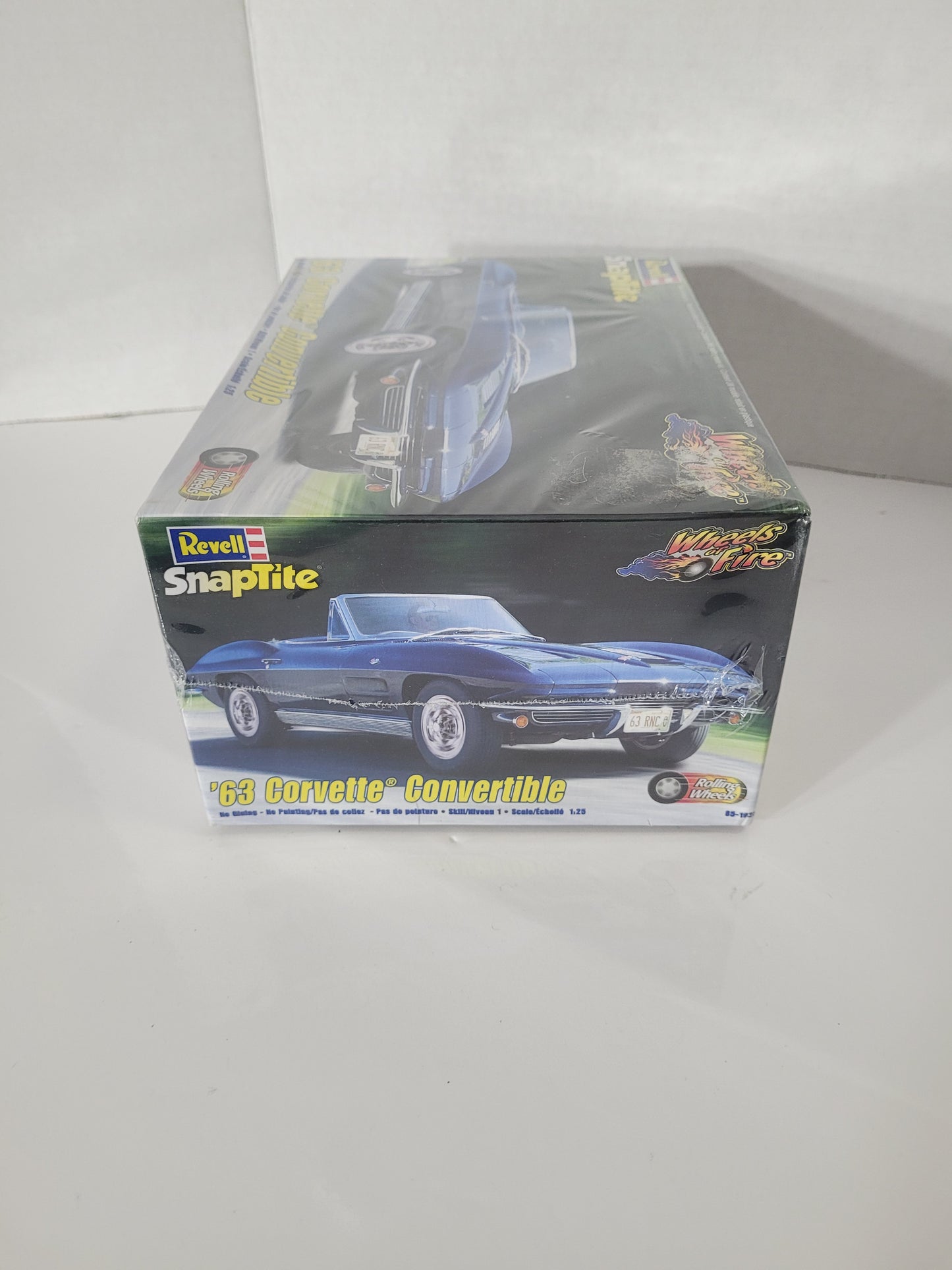Revell SnapTite 1963 Corvette Convertible 1:25 Model Kit – Factory Sealed