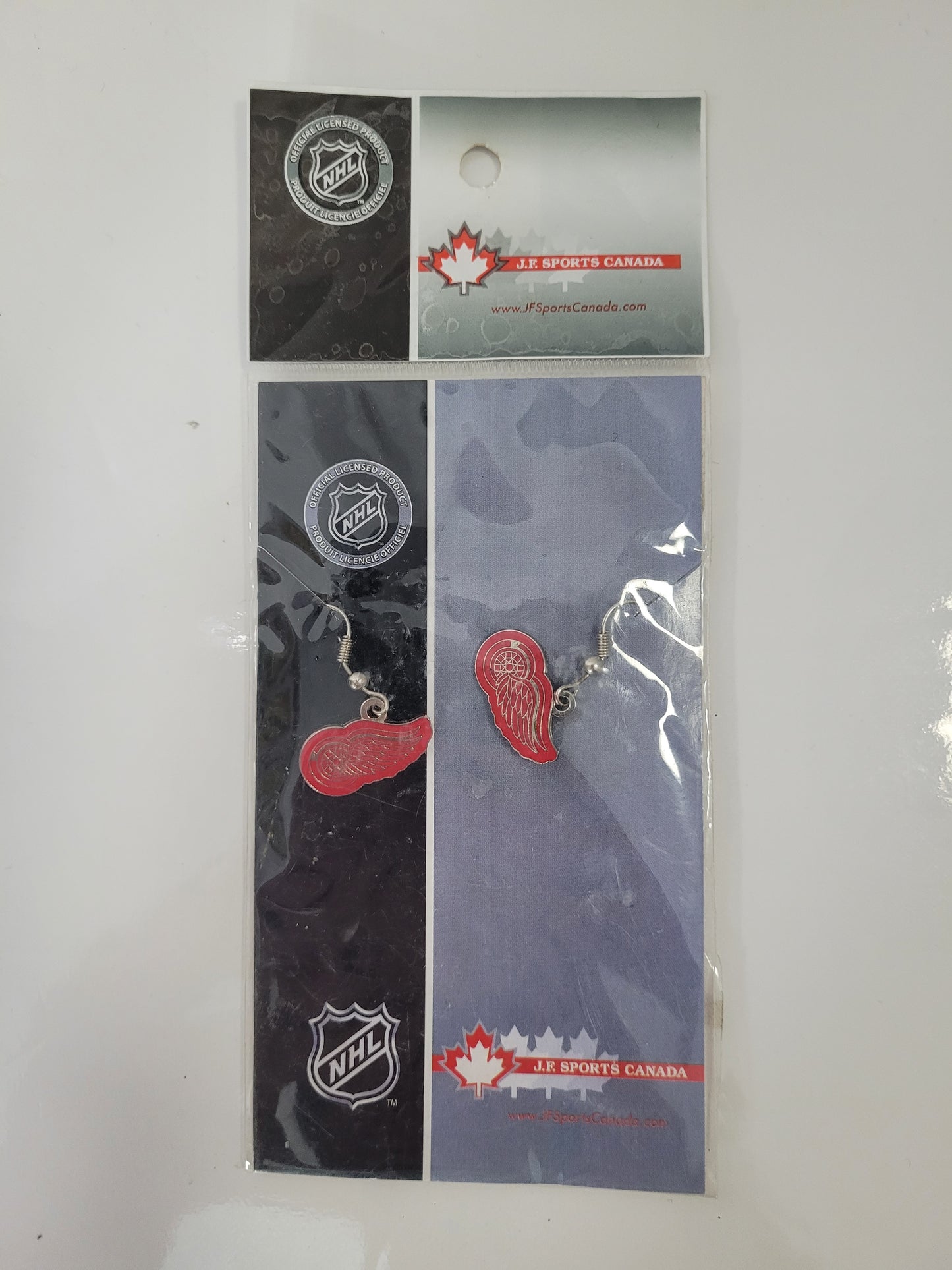 Detroit Red Wings NHL Logo Dangle Earrings – JF Sports Canada – New in Package
