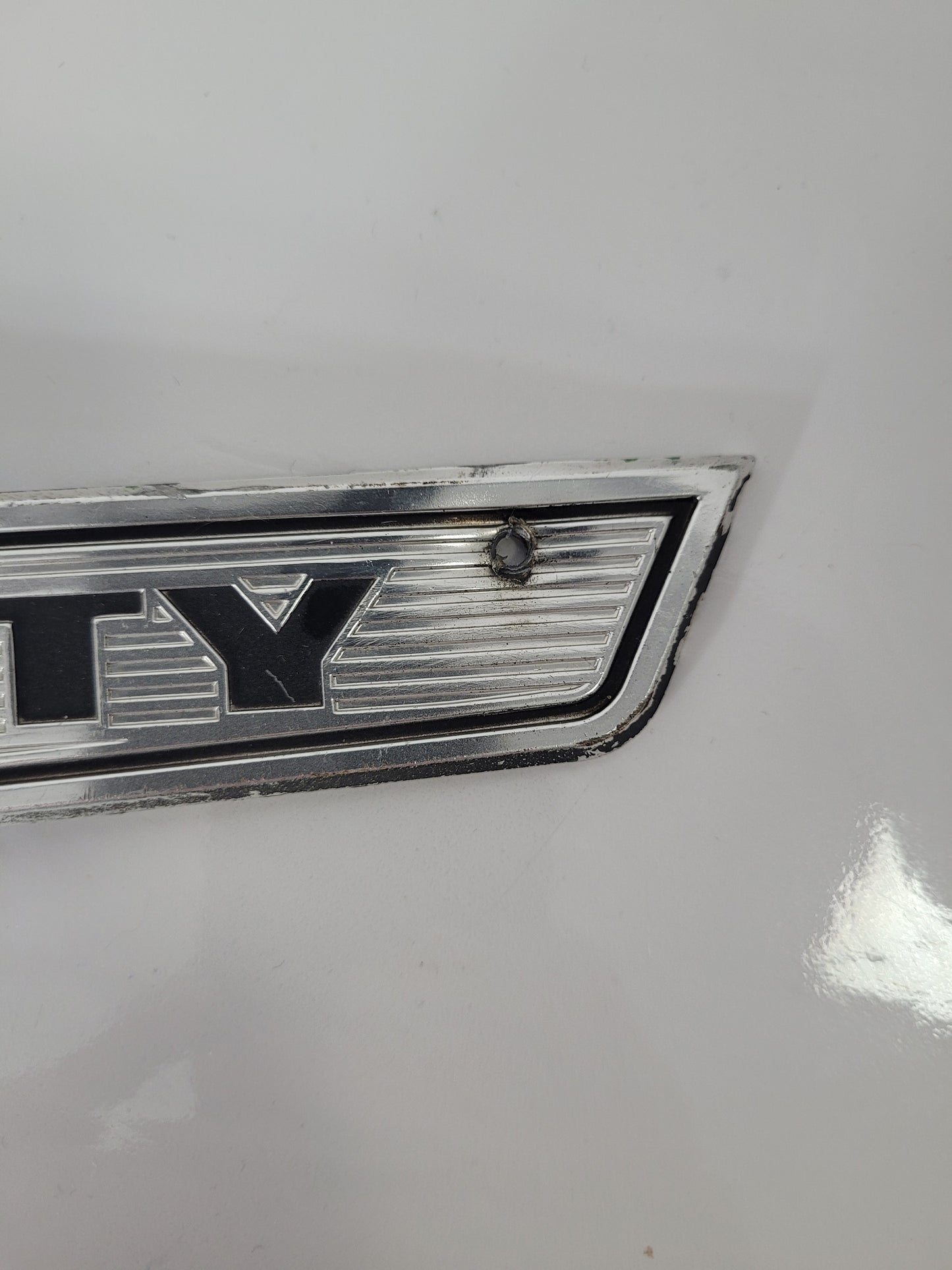 Vintage Ford F-250 Heavy Duty Fender Emblem – 12"
