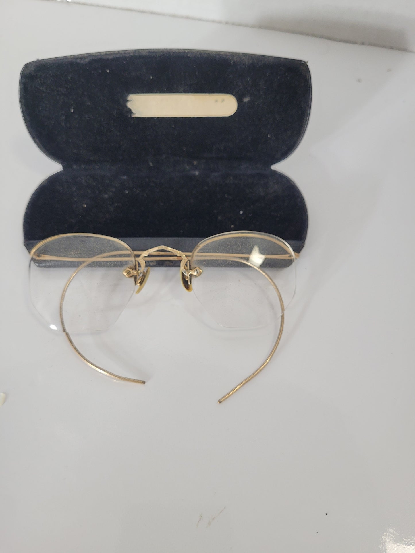 Vintage Rimless Wire Eyeglasses with Daniel Rosche Regina Optometrist Case