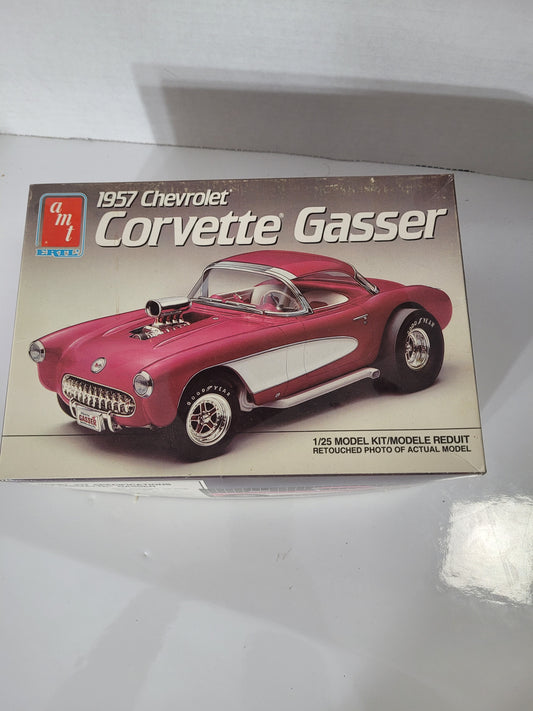 Vintage 1990 AMT/Ertl 1957 Chevrolet Corvette Gasser 1:25 Model Kit #6355 – Started