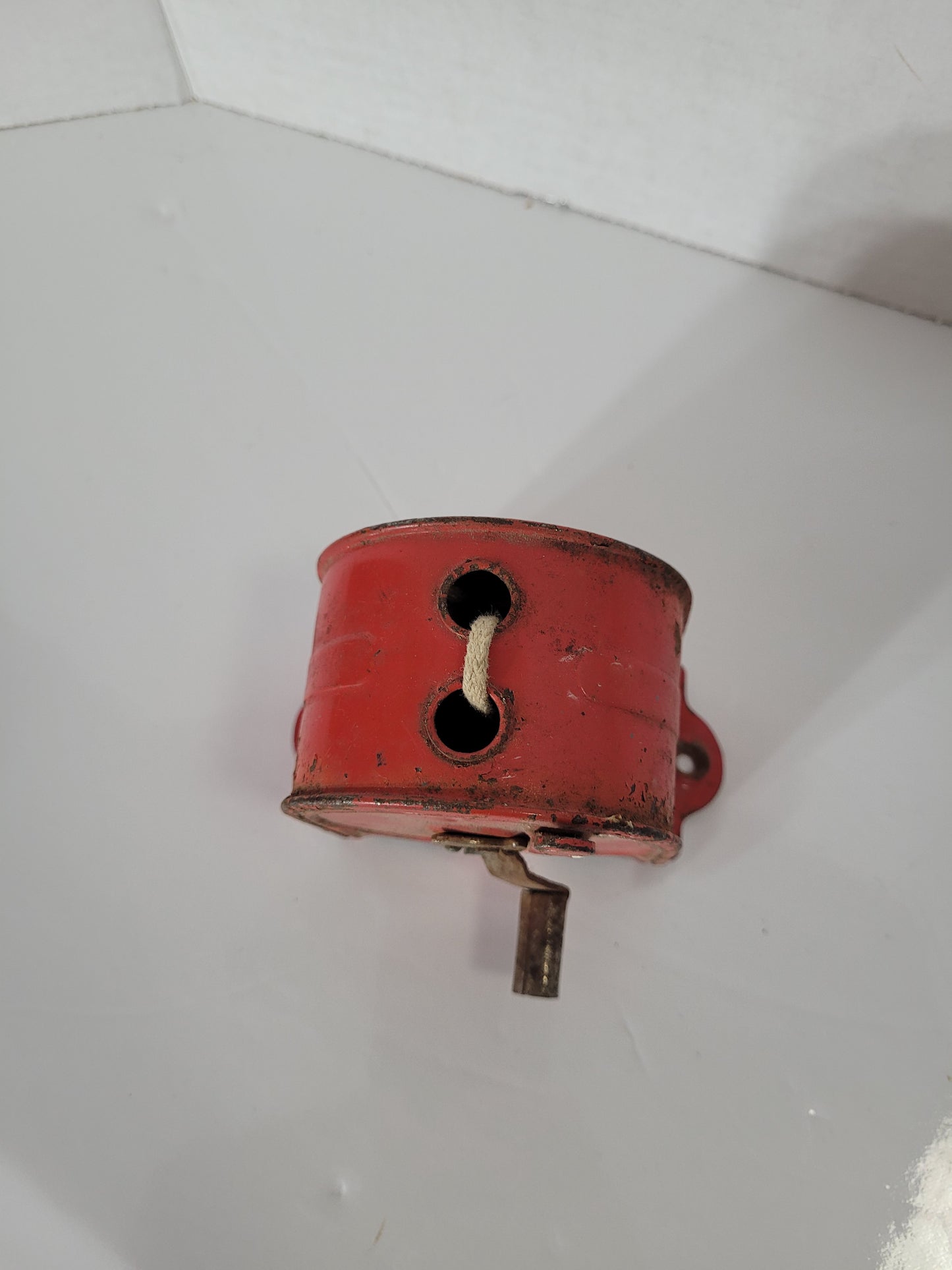 Vintage Red Metal Wall-Mount Retractable Double Clothesline Reel – Hand Crank