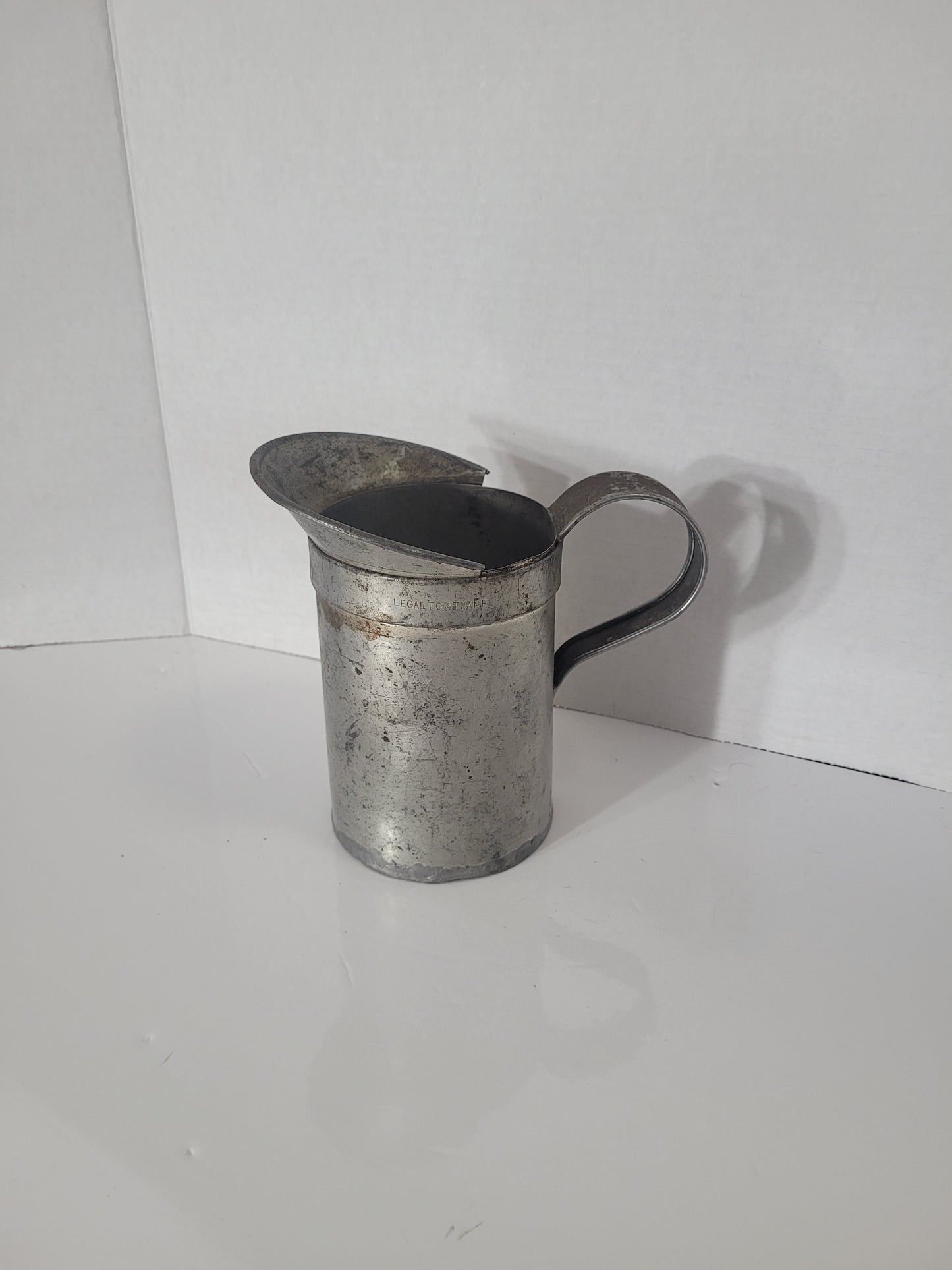 Vintage Elite Metal Products 1-Gallon Legal for Trade Oil Pitcher