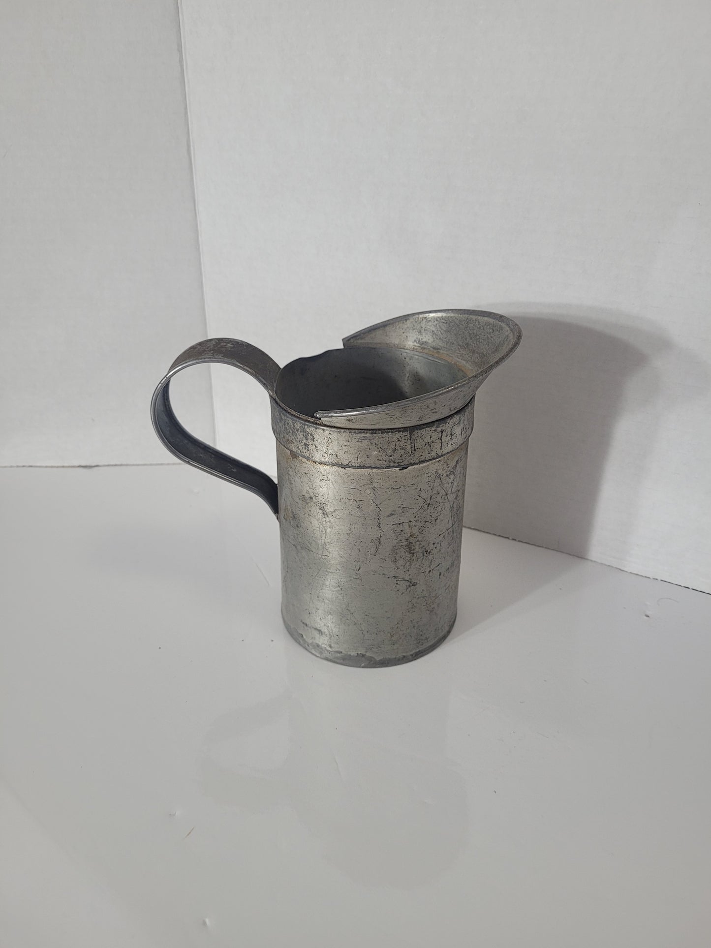 Vintage Elite Metal Products 1-Gallon Legal for Trade Oil Pitcher