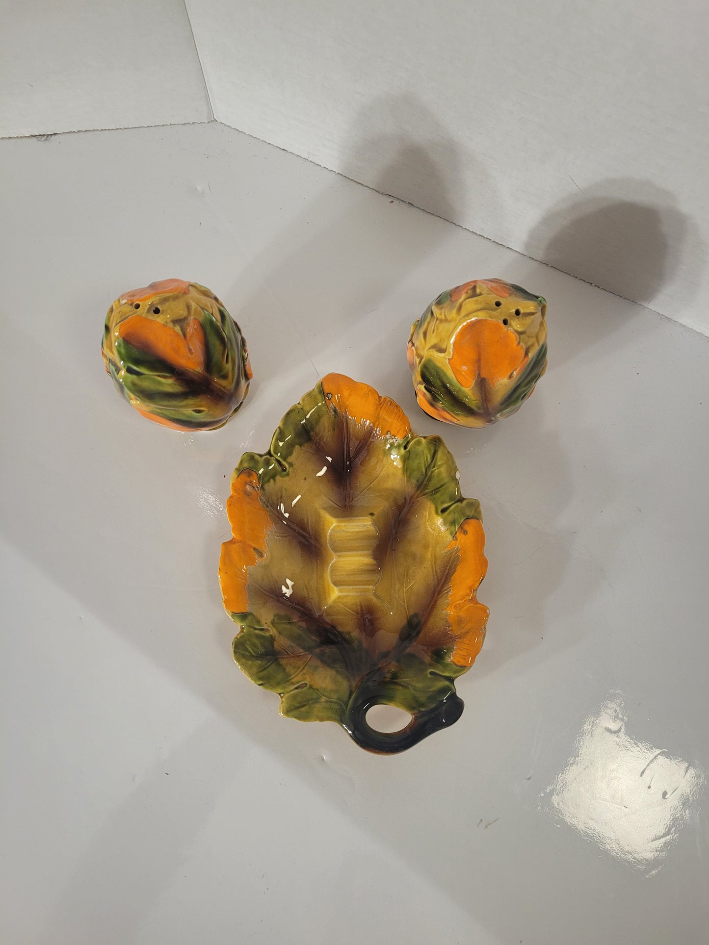 Vintage Giftcraft Japan Autumn Leaf Dish with Matching Salt & Pepper Shakers