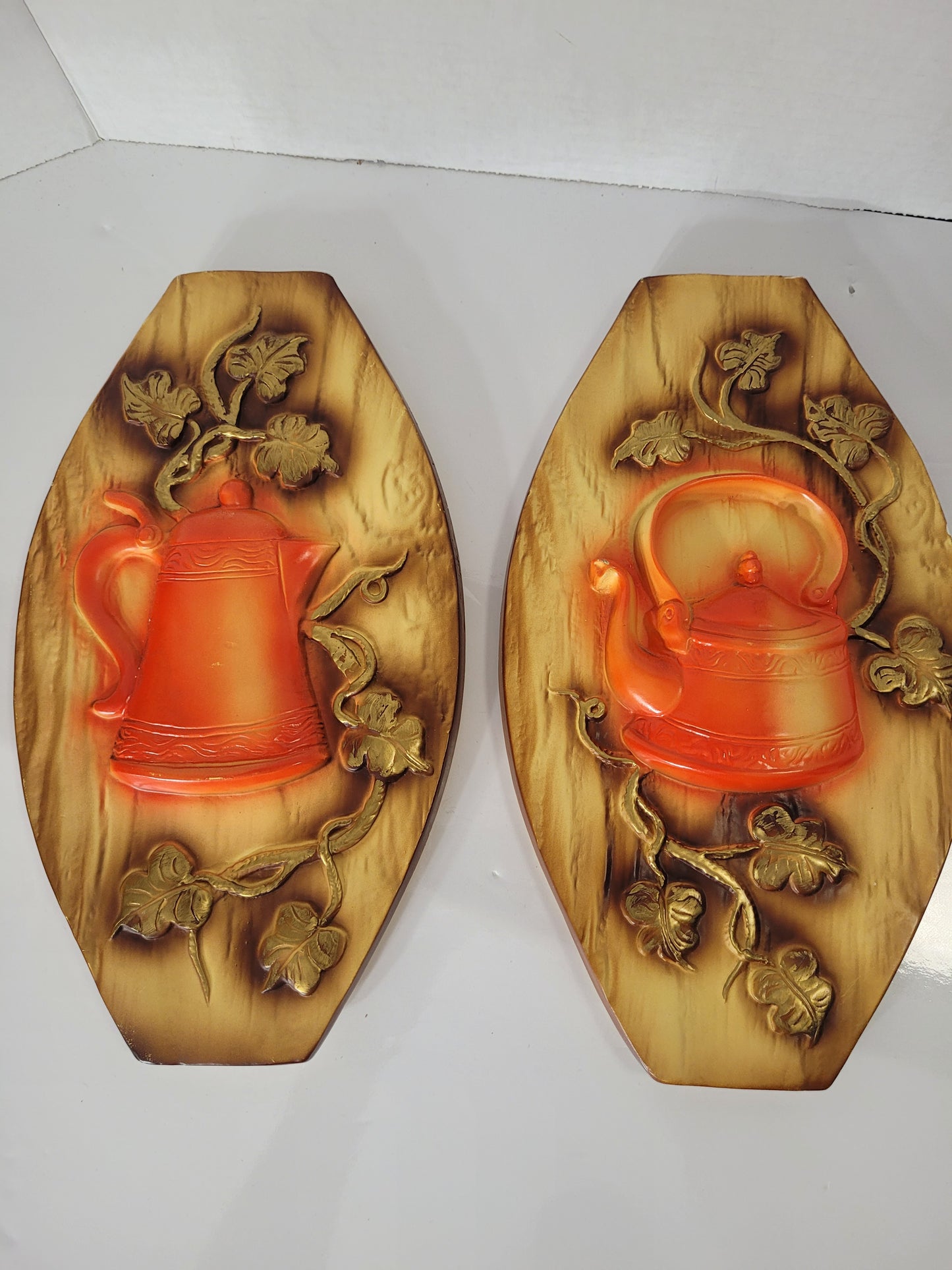 Vintage C. Favor Ind. Chalkware Kettle & Coffee Pot Wall Plaques – Pair