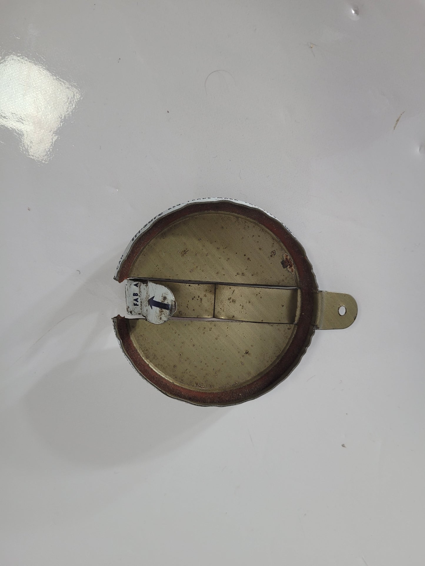 Vintage Gulf Oil Can Tear-Open Pouring Lid – 2.75"