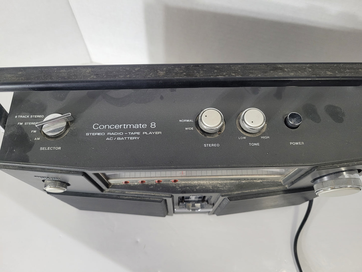Vintage Realistic Concertmate 8 AM/FM Stereo Radio & 8-Track Player – Model 14-920A