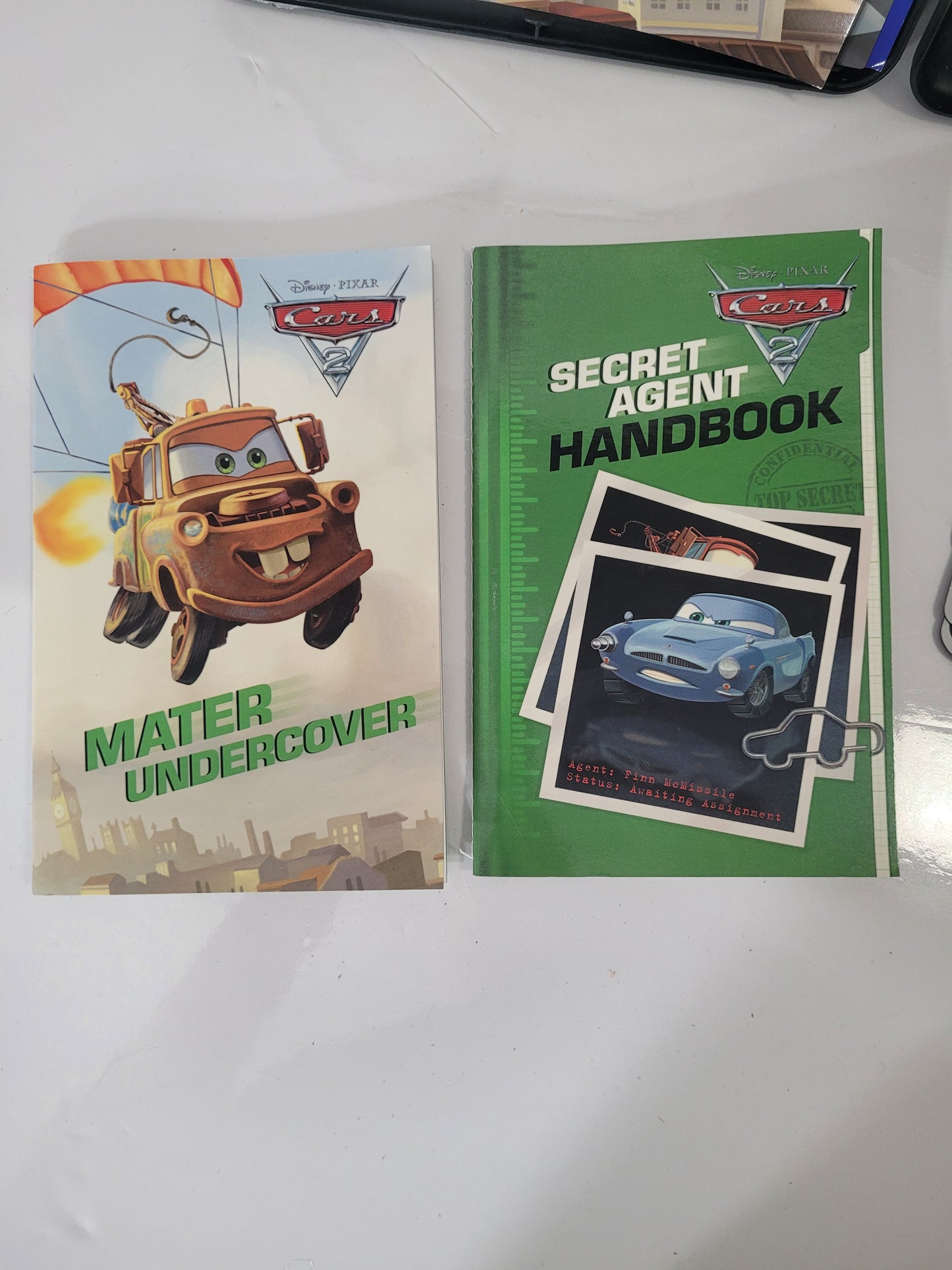 Disney Pixar Cars 2 Mater Undercover Book & Magnetic Play Set – 2011