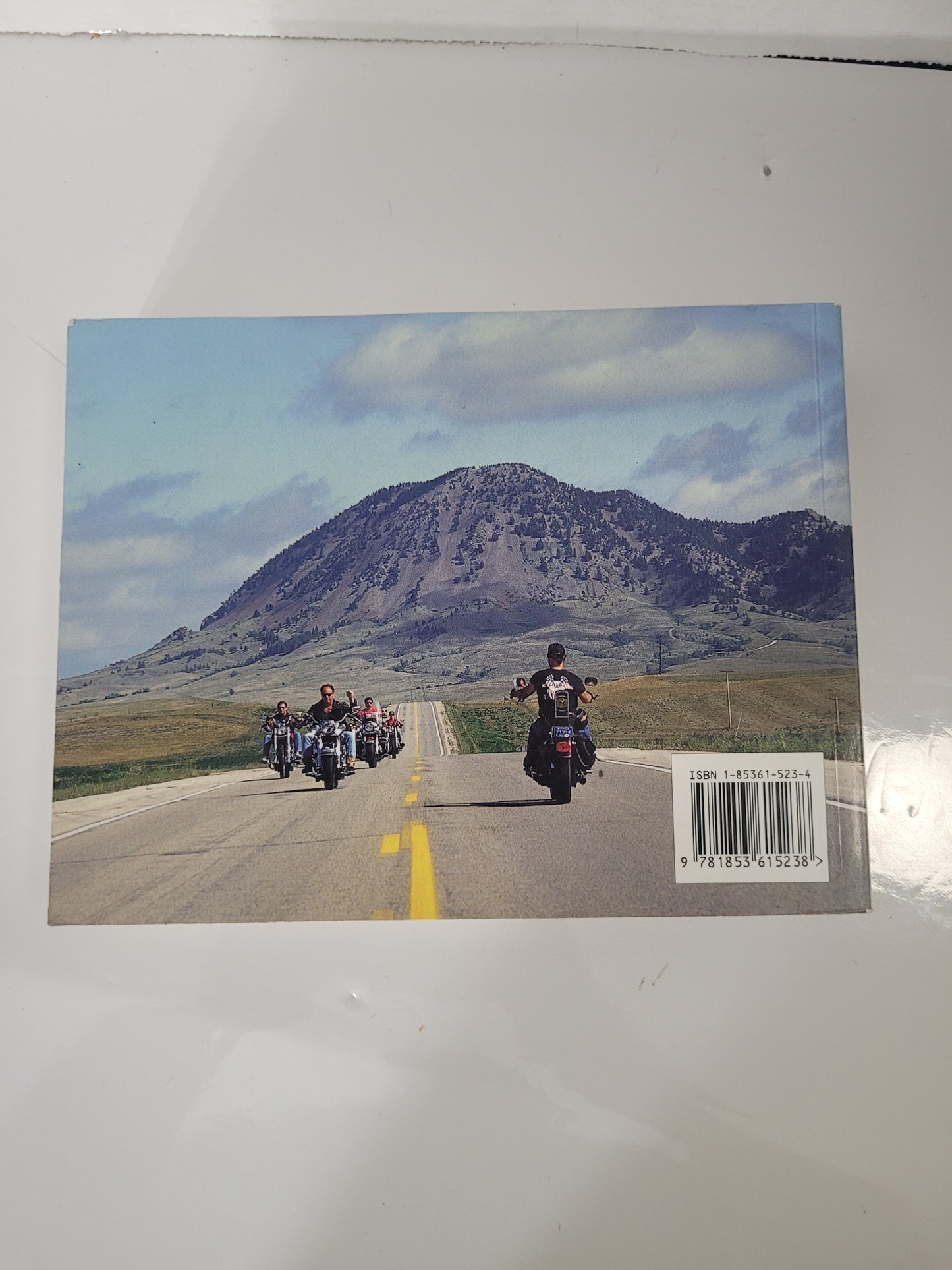 The Encyclopedia of the Harley-Davidson – Peter Henshaw & Ian Kerr – 2006