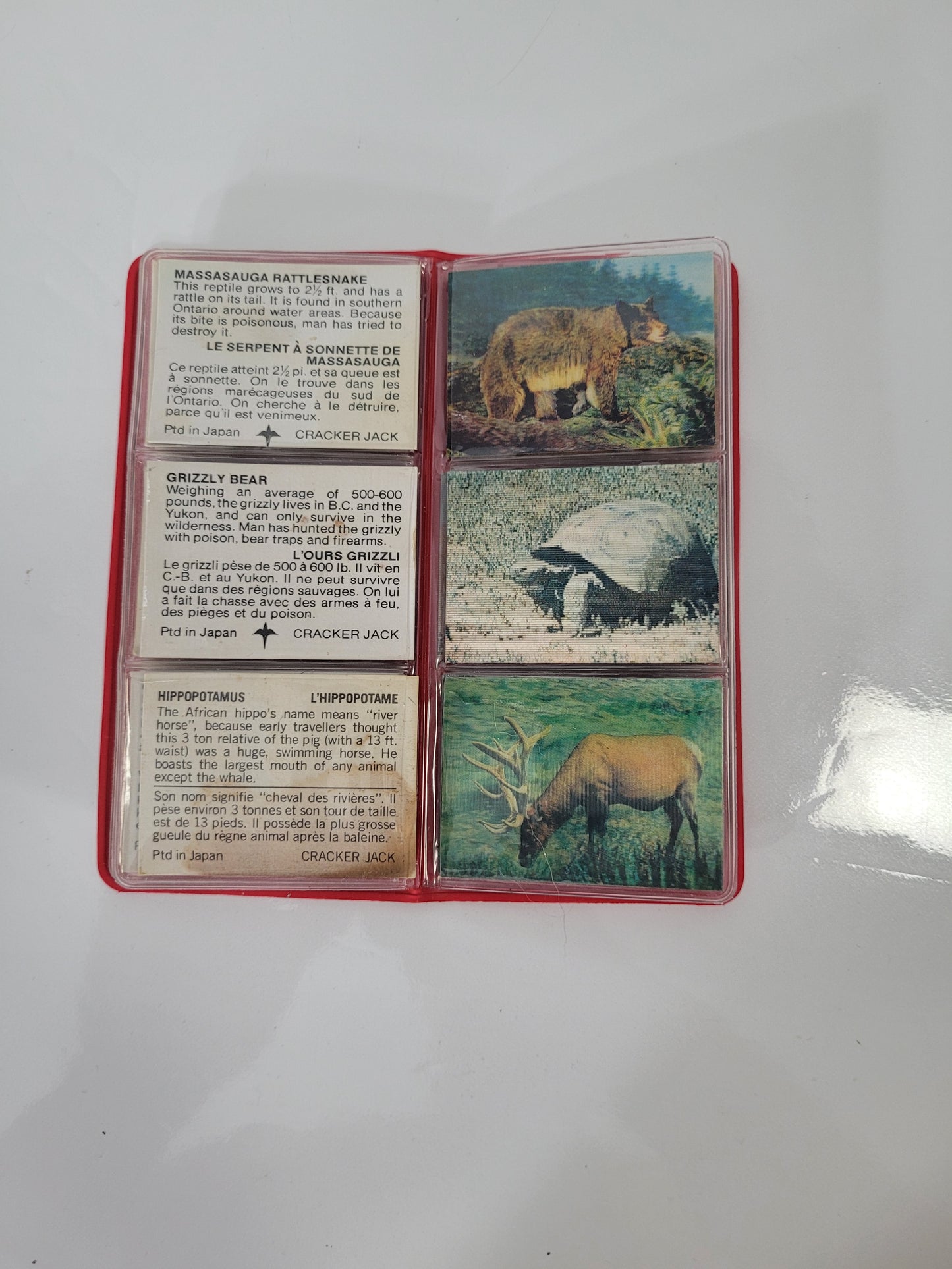 Vintage 1970s Cracker Jack Lenticular Animal Cards with Red Collector Wallet – 20 Cards