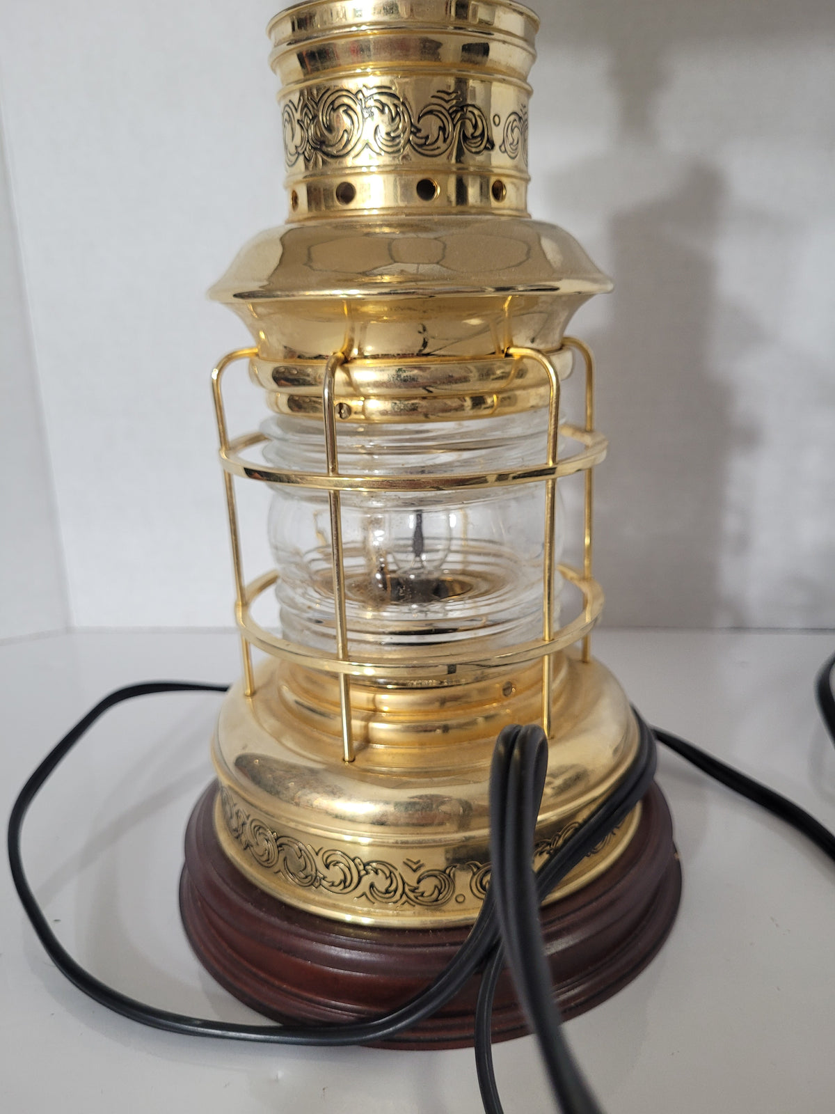 Franklin Mint The Seafarer’s Lamp – 24K Gold-Plated Nautical Table Lamp