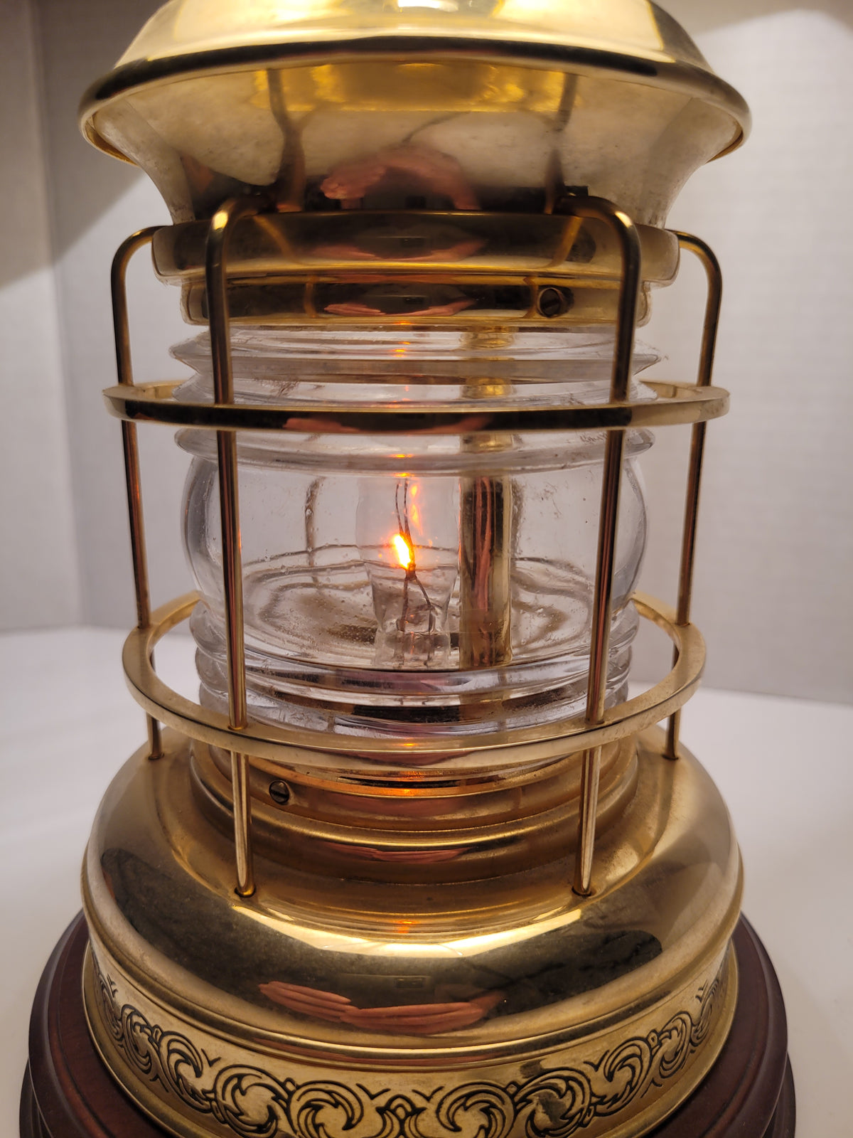 Franklin Mint The Seafarer’s Lamp – 24K Gold-Plated Nautical Table Lamp