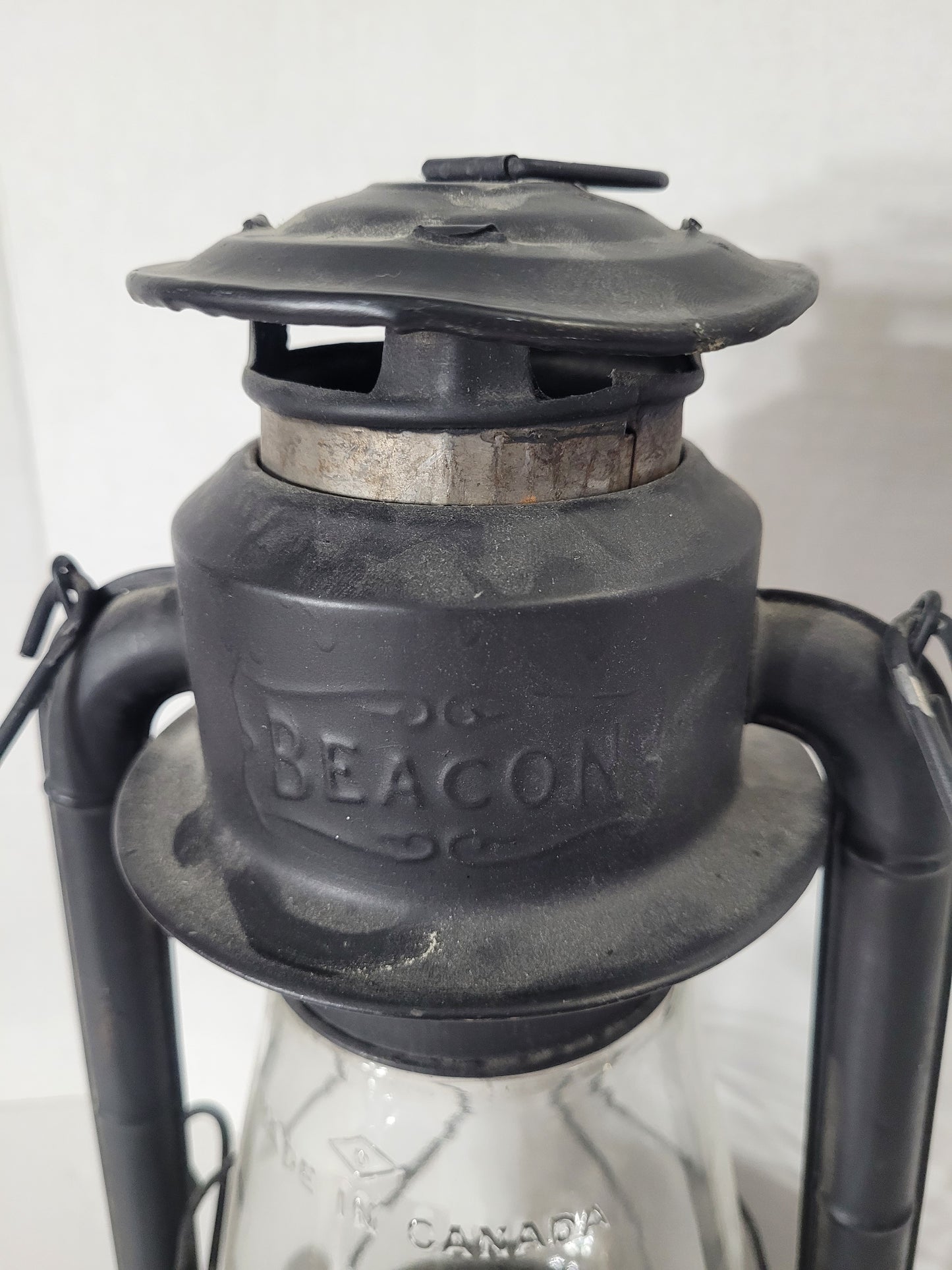 Vintage GSW Beacon Wind Proof Kerosene Lantern – Made in Canada – Original Glass
