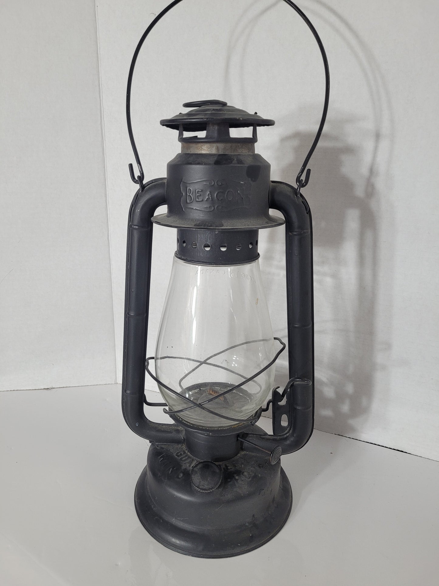 Vintage GSW Beacon Wind Proof Kerosene Lantern – Made in Canada – Original Glass