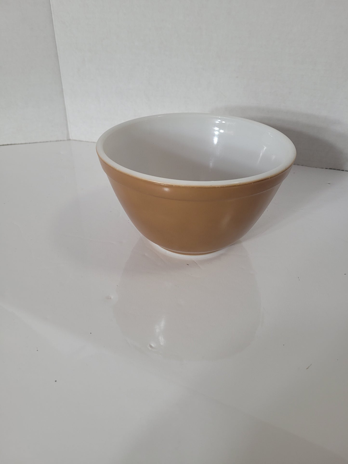 Vintage Pyrex 401 Brown Mixing Bowl – 1½ Pint – No. 23