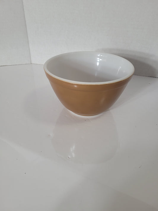 Vintage Pyrex 401 Brown Mixing Bowl – 1½ Pint – No. 23