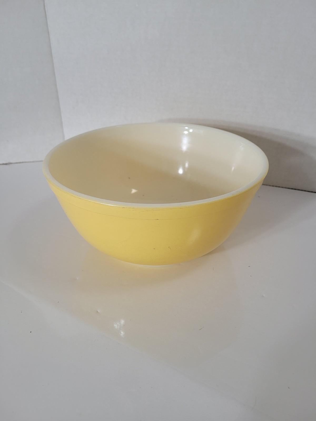 Vintage Pyrex 403 Yellow Mixing Bowl – 2½ Quart – No. 1