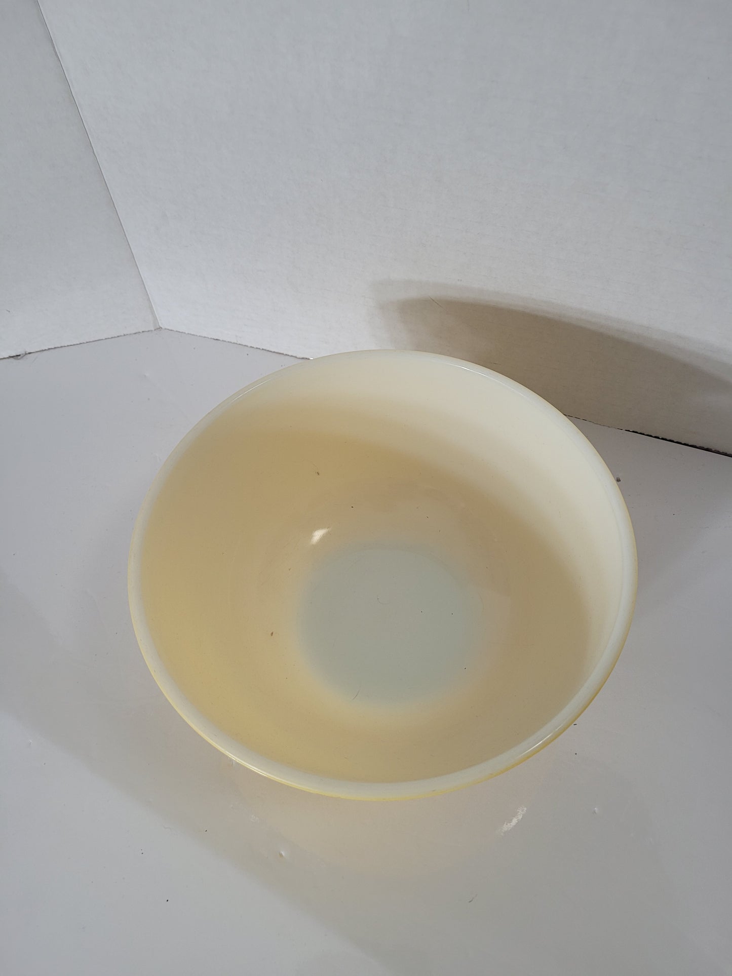 Vintage Pyrex 403 Yellow Mixing Bowl – 2½ Quart – No. 1