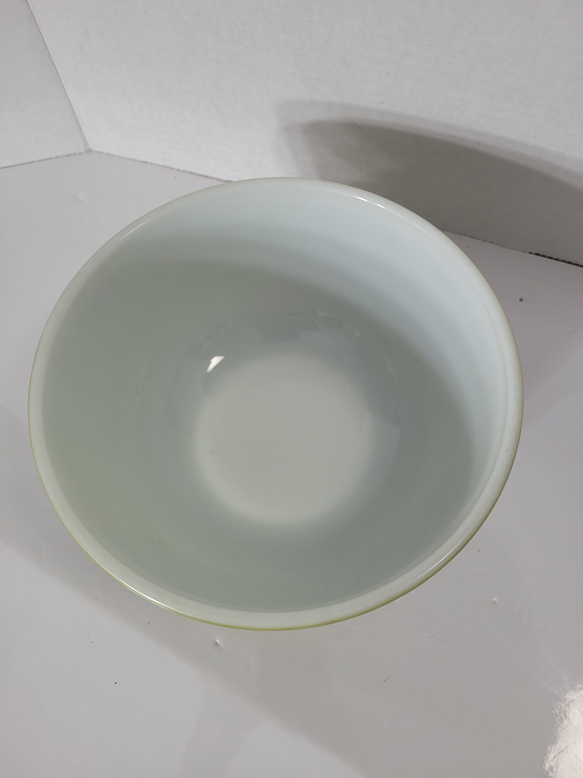 Vintage Pyrex 403 Primary Green Mixing Bowl – 2½ Quart – No. 26