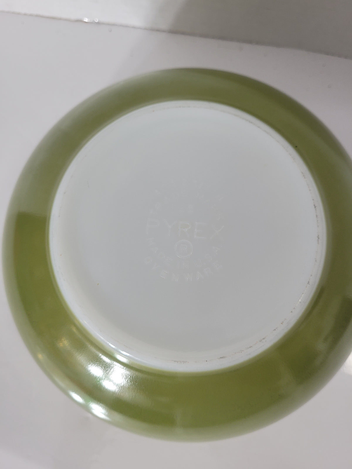 Vintage Pyrex 403 Primary Green Mixing Bowl – 2½ Quart – No. 26