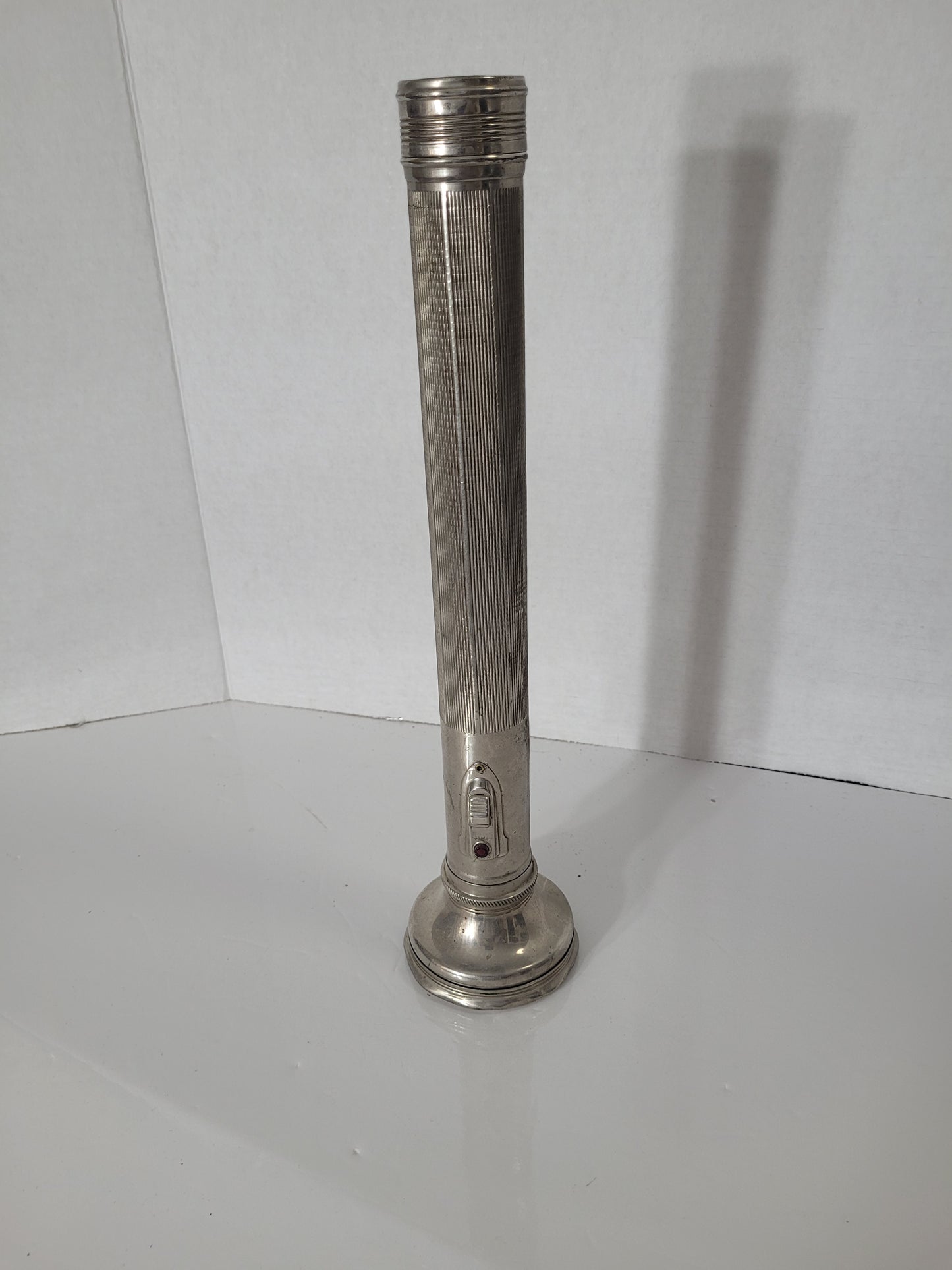 Vintage Sang Chong Electric Factory Hong Kong Chrome Flashlight – 14.5"